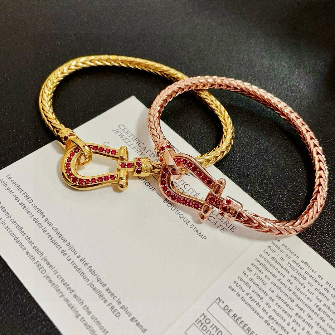 NO:603837,Batch Popular Frederic diamond-filled horseshoe buckle bracelet, classic and versatile, a must-have item for fashionistas, fashionable and exquisite, 11 pairs of customized versions, thickened 18k electroplating process, very versatile!  !  silver gold gold, fine jewelry, bracelet, gold19860909批 火爆 费雷德满钻马蹄扣手镯,经典百搭,网红达人 时尚一族备必单品时尚精致,11对版定制,加厚电镀18k工艺,上手效果非常百搭！！银色 金色 黄金色,饰品精品,bracelet,gold,Jewelry