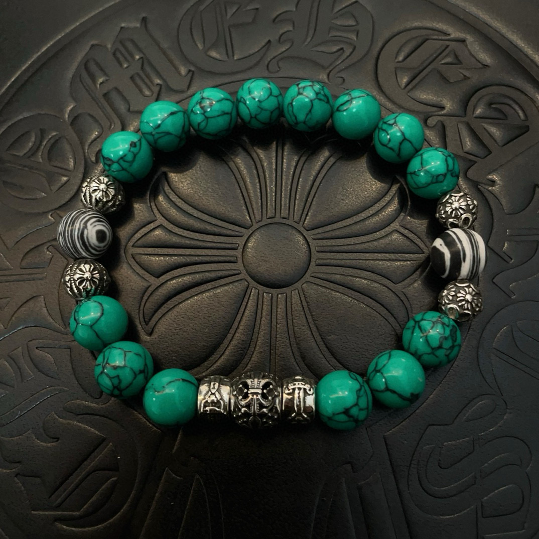 NO:603693,New [counter quality] Chrome Hearts Classic retro multi-element turquoise bracelet bracelet, concave and convex shapes with different pattern design styles, showing a distinctive cross and the Scout flower is the symbol of Chrome Hearts, so it is more durable. Genuine pattern-printed Chrome Hearts distinguishes the ordinary light version in the market. Match the version and standard quality. Look at the printing details, the degree of retro ash oxidation. Seiko version!  !  !  Purely handmade ~ Authentic open mold fashion essentials. Can be worn by both men and women. Same style for couples. Official website original. Rock punk Thai silver style. Retro elements. Trendy and versatile!  , jewelry boutique, chrome hearts, chrome hearts, bracelet19860909新款【专柜品质】Chrome Hearts克罗心 经典复古多元素绿松石手链手串,凹凸造型不同的花纹设计风格 呈现出与众不同 十字架 童军花是克罗心的志 所以更经久不衰 正品打版Chrome Hearts克罗心 区别市场普通轻版 对版对标品质 看字印细节 复古做旧灰氧程度.精工版本！！！ 纯手工打造 ～正品开模潮流时尚必备 男女均可佩戴 情侣同款 官网原版 摇滚朋克泰银风格 复古元素 潮流百搭！,饰品精品,chrome hearts,chrome hearts,bracelet,Jewelry