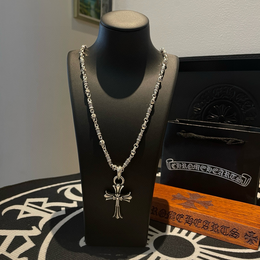 NO:603717,Batch New [Counter Quality] Chrome Hearts Classic Retro Skull Necklace Cross Pendant Concave and Concave Shape Different Pattern Design Styles Show Different Crosses and Scout Flowers are Chrome Hearts' Emblem, So They Are More Enduring Genuine Patterned Chrome Hearts Differentiate from Ordinary Light Versions in the Market Matching Versions and Standard Quality Look at the Printing Details Retro Aging Gray Oxygen Level. Seiko Version!  !  !  Purely handmade ~ Authentic open mold fashion essentials. Can be worn by both men and women. Same style for couples. Official website original. Rock punk Thai silver style. Retro elements. Trendy and versatile!  , jewelry boutique, chrome hearts, chrome hearts, necklace19860909批 新款【专柜品质】Chrome Hearts克罗心经典复古骷髅头项链 十字架吊坠 凹凸造型不同的花纹设计风格 呈现出与众不同 十字架 童军花是克罗心的志 所以更经久不衰 正品打版Chrome Hearts克罗心 区别市场普通轻版 对版对标品质 看字印细节 复古做旧灰氧程度.精工版本！！！ 纯手工打造 ～正品开模潮流时尚必备 男女均可佩戴 情侣同款 官网原版 摇滚朋克泰银风格 复古元素 潮流百搭！,饰品精品,chrome hearts,chrome hearts,necklace,Jewelry