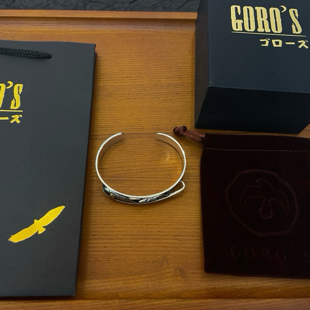 批💰125   【新品上架】Goro&rsquo;s高桥吾郎点金羽毛手镯 顶级版本 认准独家拍摄 主攻高端市场 绝对区别普通版本！图片产品细节与ZP一致！原版制作工艺 精工品质 纯手工打造 ～正品开模💝潮流时尚必备 男女均可佩戴 情侣款同款 摇滚朋克泰银风格 复古元素 潮流百搭 官网同款❤️