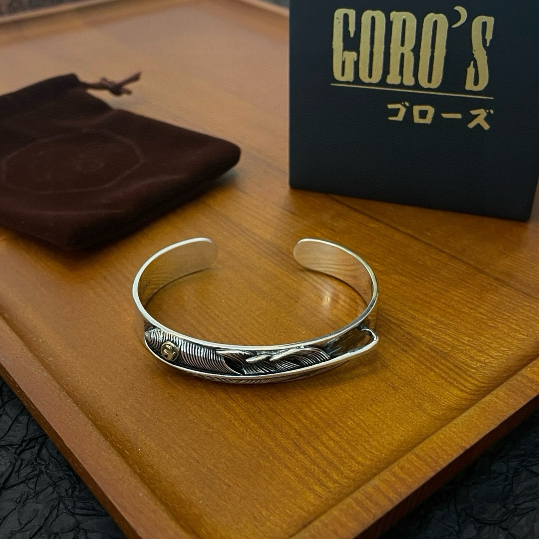 批💰125   【新品上架】Goro&rsquo;s高桥吾郎点金羽毛手镯 顶级版本 认准独家拍摄 主攻高端市场 绝对区别普通版本！图片产品细节与ZP一致！原版制作工艺 精工品质 纯手工打造 ～正品开模💝潮流时尚必备 男女均可佩戴 情侣款同款 摇滚朋克泰银风格 复古元素 潮流百搭 官网同款❤️
