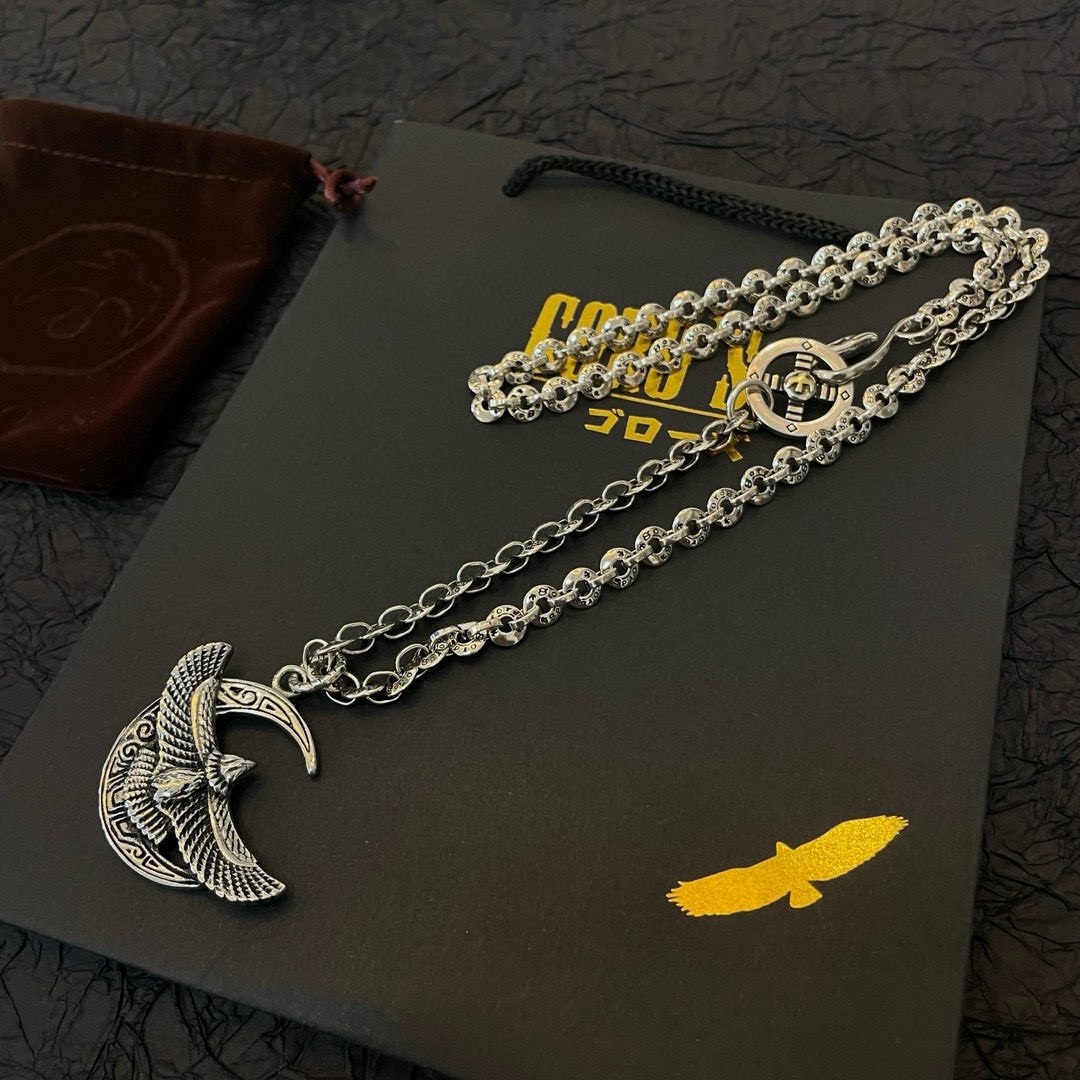 批💰150  【新品上架】Goro&rsquo;s高桥吾郎老鹰吊坠，高桥字母环扣项链，顶级版本，认准独家拍摄，主攻高端市场 ，快手/ins/小红书热门款，绝对区别普通版本！图片产品细节与ZP一致！原版制作工艺 精工品质 纯手工打造 ～正品开模💝潮流时尚必备 男女均可佩戴 情侣款同款 摇滚朋克泰银风格 复古元素 潮流百搭 官网同款❤️