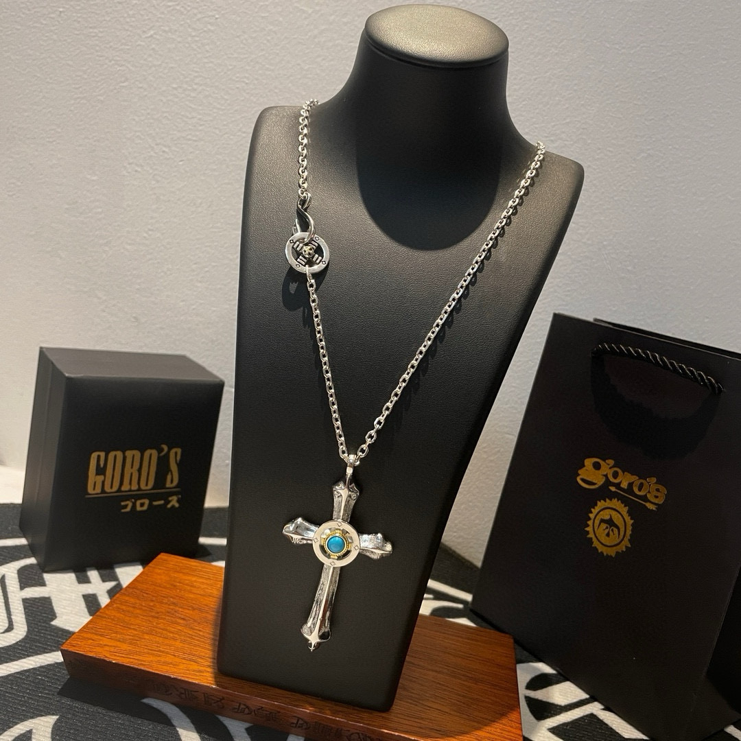 💰145     【新品上架】Goro&rsquo;s高桥吾郎复古松石羽毛吊坠 高桥经典项链  顶级版本 认准独家拍摄 主攻高端市场 绝对区别普通版本！图片产品细节与ZP一致！原版制作工艺 精工品质 纯手工打造 ～正品开模💝潮流时尚必备 男女均可佩戴 情侣款同款 摇滚朋克泰银风格 复古元素 潮流百搭 官网同款❤️