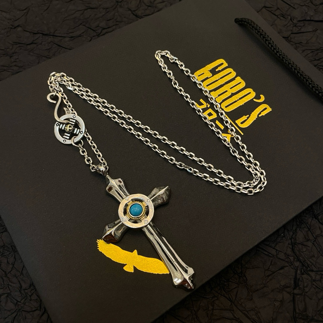 💰145     【新品上架】Goro&rsquo;s高桥吾郎复古松石羽毛吊坠 高桥经典项链  顶级版本 认准独家拍摄 主攻高端市场 绝对区别普通版本！图片产品细节与ZP一致！原版制作工艺 精工品质 纯手工打造 ～正品开模💝潮流时尚必备 男女均可佩戴 情侣款同款 摇滚朋克泰银风格 复古元素 潮流百搭 官网同款❤️