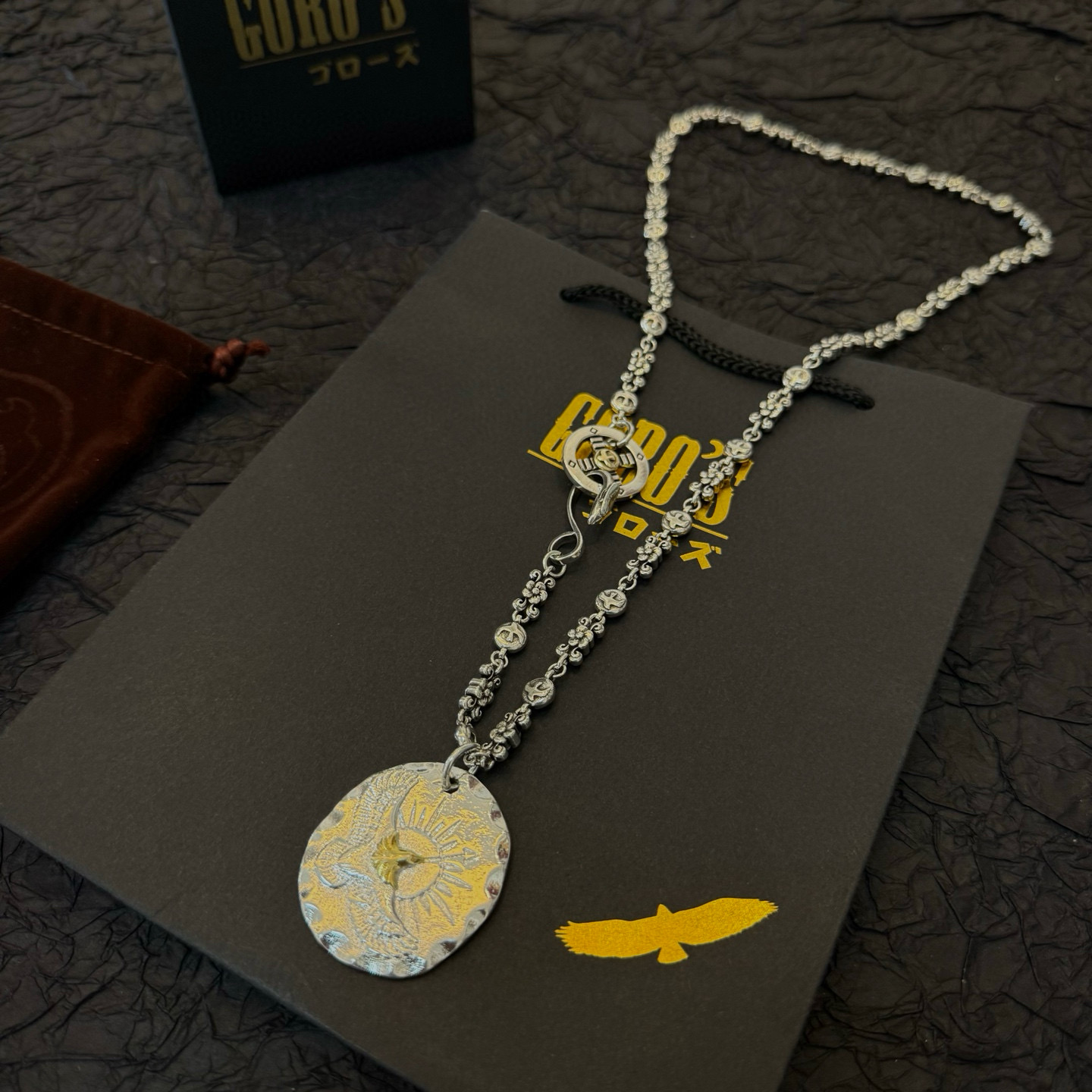 💰150 【新品上架】Goro&rsquo;s高桥吾郎金鹰银饼吊坠，高桥经典项链，顶级版本，认准独家拍摄，主攻高端市场 ，快手/ins/小红书热门款，绝对区别普通版本！图片产品细节与ZP一致！原版制作工艺 精工品质 纯手工打造 ～正品开模💝潮流时尚必备 男女均可佩戴 情侣款同款 摇滚朋克泰银风格 复古元素 潮流百搭 官网同款❤️