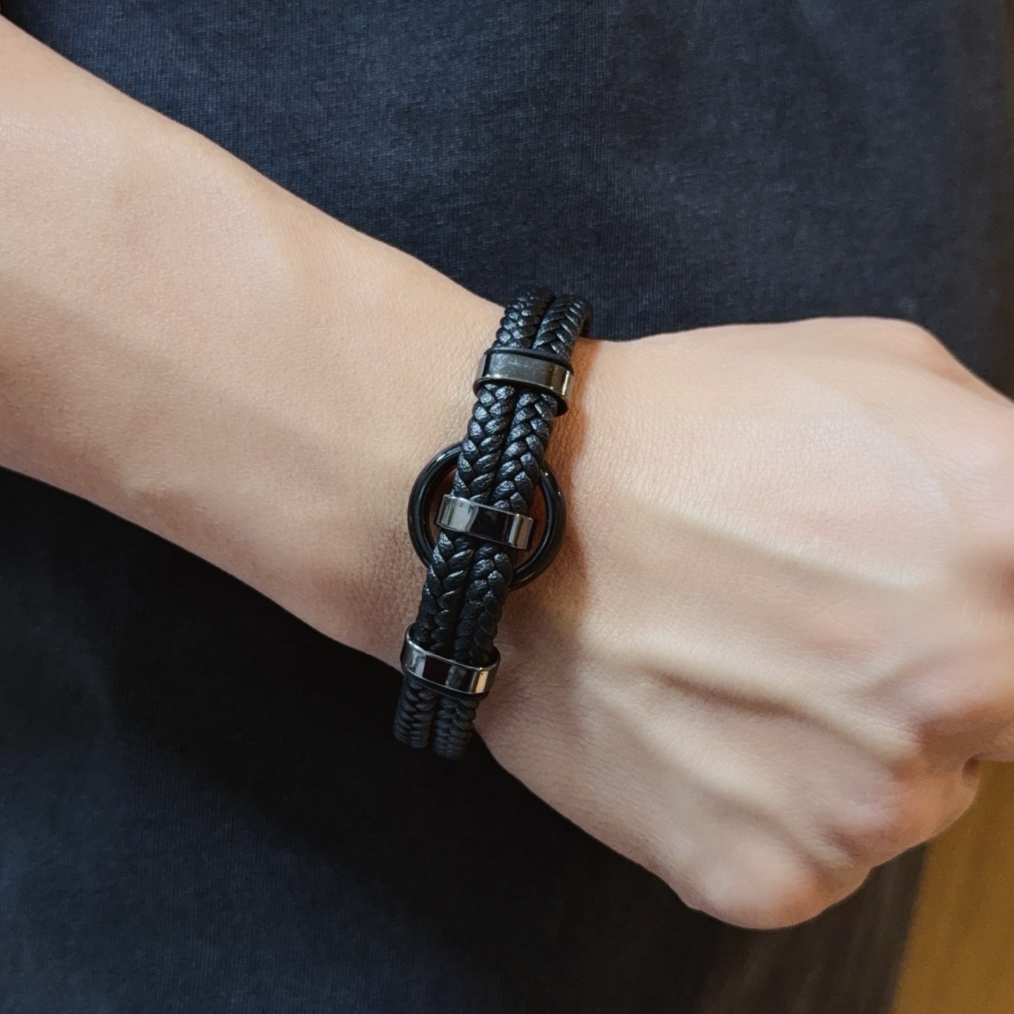 NO:603773,New [counter quality] Chrome Hearts Chrome Hearts leather rope bracelet bracelet, different concave and convex shapes, different pattern design styles, showing a distinctive cross Scout flower is the symbol of Chrome Hearts, so it is more durable. Genuine pattern-printed Chrome Hearts Chrome Hearts is different from the ordinary light version in the market. Match the version and standard quality. Look at the printing details, the degree of retro gray oxidation. Seiko version!  , jewelry boutique, chrome hearts, chrome hearts, bracelet19860909新款【专柜品质】Chrome Hearts克罗心皮绳手镯手绳,凹凸造型不同的花纹设计风格呈现出与众不同 十字架童军花是克罗心的标志 所以更经久不衰 正品打版Chrome Hearts克罗心 区别市场普通轻版 对版对标品质 看字印细节 复古做旧灰氧程度.精工版本！,饰品精品,chrome hearts,chrome hearts,bracelet,Jewelry