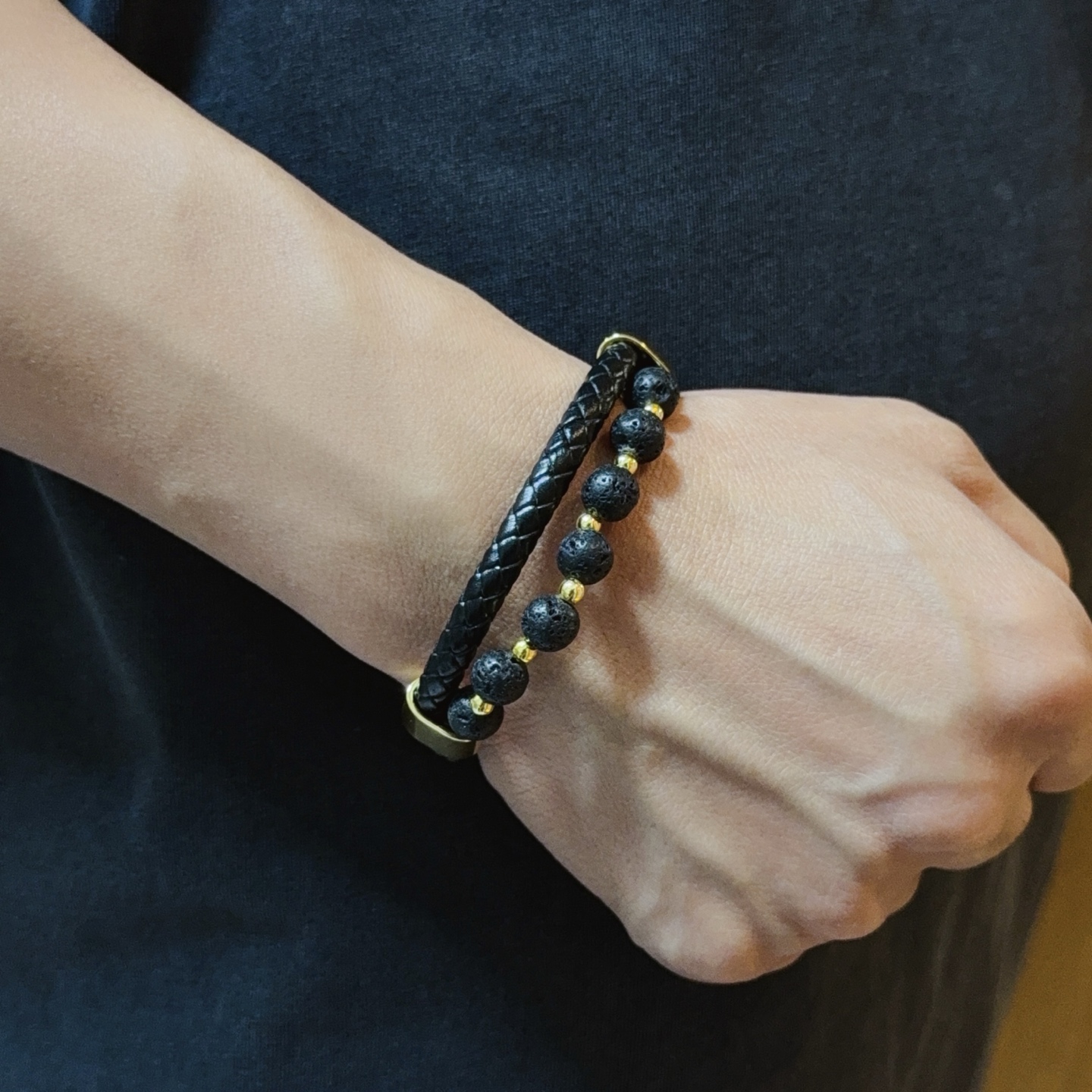 NO:603777,New [counter quality] Chrome Hearts Chrome Hearts cross leather rope bracelet bracelet, different concave and convex shapes, different pattern design styles, showing a distinctive cross scout flower is the symbol of Chrome Hearts, so it is more durable. Genuine pattern-printed Chrome Hearts Chrome Hearts is different from the ordinary light version in the market. Match the version and standard quality. Look at the printing details, the degree of retro gray oxidation. Seiko version!  , jewelry boutique, chrome hearts, chrome hearts, bracelet19860909新款【专柜品质】Chrome Hearts克罗心十字架皮绳手镯手绳,凹凸造型不同的花纹设计风格呈现出与众不同 十字架童军花是克罗心的标志 所以更经久不衰 正品打版Chrome Hearts克罗心 区别市场普通轻版 对版对标品质 看字印细节 复古做旧灰氧程度.精工版本！,饰品精品,chrome hearts,chrome hearts,bracelet,Jewelry