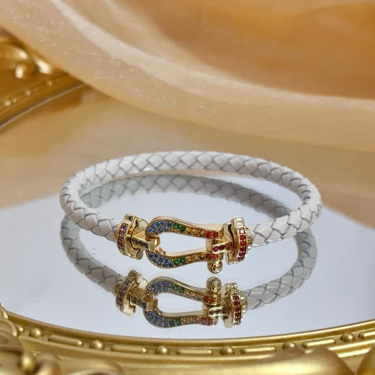 NO:604496,Popular Frederic full diamond horseshoe buckle leather rope bracelet, classic and versatile, a must-have item for fashionistas, fashionable and exquisite, 11 pairs of customized versions, thickened 18k electroplating process, the effect is very versatile!  !  , jewelry boutique, bracelet19860909火爆 费雷德满钻马蹄扣皮绳手镯 经典百搭,网红达人 时尚一族备必单品,时尚精致,11对版定制,加厚电镀18k工艺,上手效果非常百搭！！,饰品精品,bracelet,Jewelry