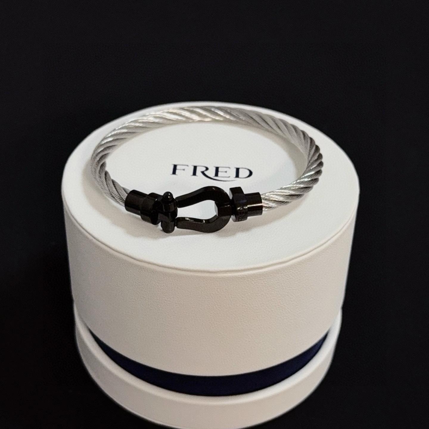 NO:604503,Popular Frederic full-diamond horseshoe buckle bracelet, classic and versatile, a must-have item for fashionistas, fashionable and exquisite, 11 pairs of customized versions, thickened 18k electroplating process, very versatile!  !  , jewelry boutique, bracelet19860909火爆 费雷德满钻马蹄扣手镯手绳,经典百搭,网红达人 时尚一族备必单品,时尚精致,11对版定制,加厚电镀18k工艺,上手效果非常百搭！！,饰品精品,bracelet,Jewelry