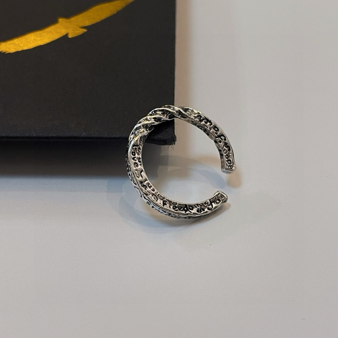 批💰105【新品上架】Goro’s高桥吾郎开口戒指，顶级版本 认准独家拍摄 主攻高端市场 绝对区别普通版本！图片产品细节与ZP一致！原版制作工艺 精工品质 纯手工打造 ～正品开模💝潮流时尚必备 男女均可佩戴 情侣款同款 摇滚朋克泰银风格 复古元素 潮流百搭 官网同款❤️