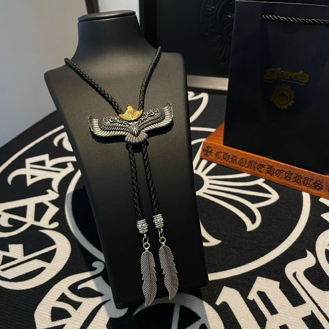 批💰135   【新品上架】Goro&rsquo;s高桥吾郎复古皮绳羽毛老鹰项链  顶级版本 认准独家拍摄 主攻高端市场 绝对区别普通版本！图片产品细节与ZP一致！原版制作工艺 精工品质 纯手工打造 ～正品开模💝潮流时尚必备 男女均可佩戴 情侣款同款 摇滚朋克泰银风格 复古元素 潮流百搭 官网同款❤️