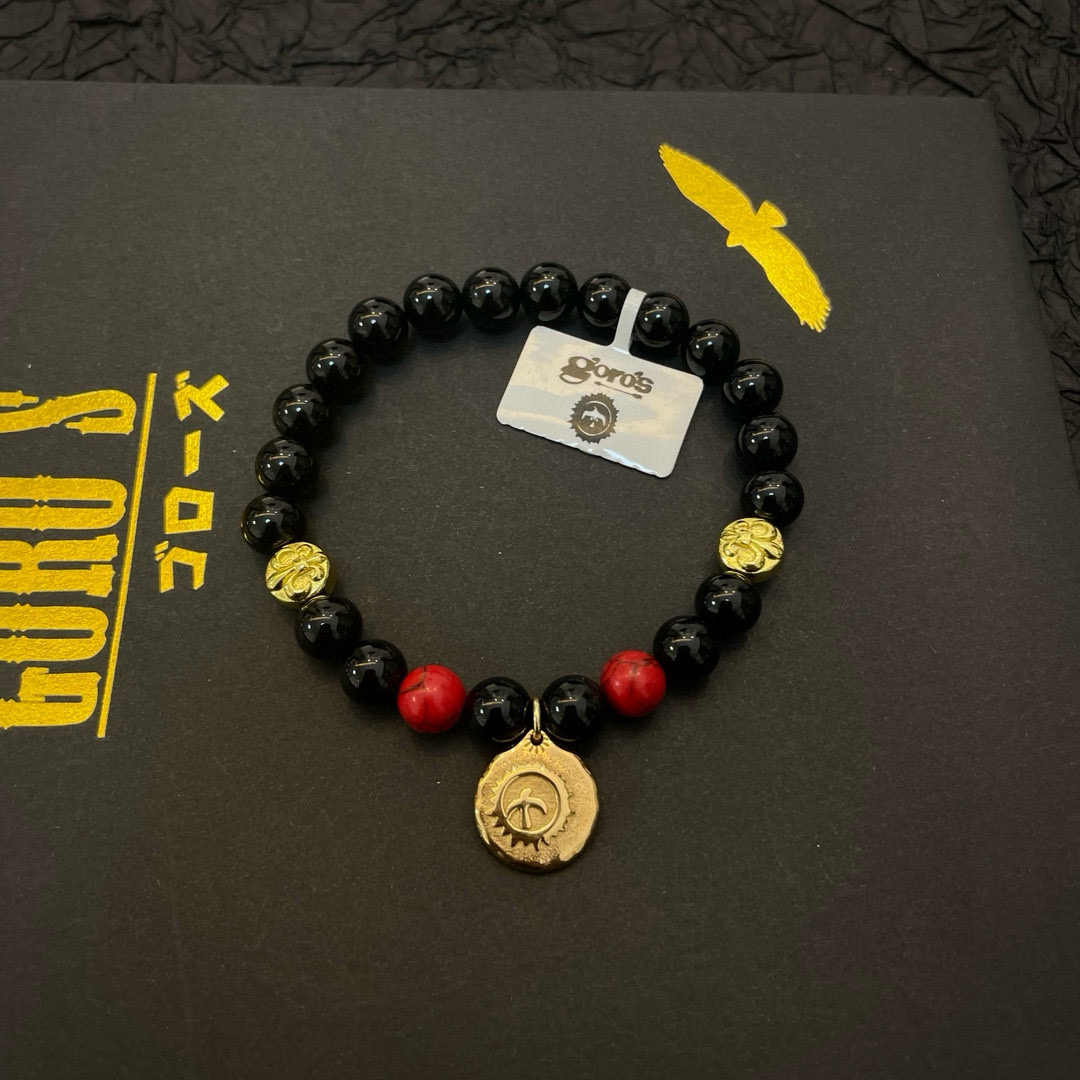 💰180【新品上架】Goro’s高桥吾郎黑玛瑙小金牌手串手链，顶级版本 认准独家拍摄 主攻高端市场 绝对区别普通版本！图片产品细节与ZP一致！原版制作工艺 精工品质 纯手工打造 ～正品开模💝潮流时尚必备 男女均可佩戴 情侣款同款 摇滚朋克泰银风格 复古元素 潮流百搭 官网同款❤️