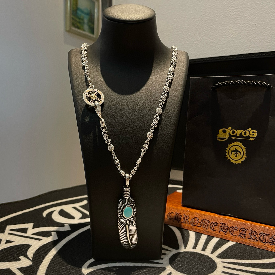 NO:604165,Batch of [new products on the shelves] Goro’s Takahashi Goro turquoise feather pendant, Takahashi classic bird necklace, top version, exclusive shooting, focusing on the high-end market, Kuaishou/ins/Xiaohongshu popular model, absolutely different from the ordinary version!  The product details in the pictures are consistent with ZP!  Original production process, exquisite quality, purely handmade ~ Authentic mold opening, trendy and fashionable must-have, can be worn by both men and women, the same style for couples, rock punk Thai silver style, retro elements, trendy and versatile, the same style as the official website, boutique jewelry, necklace19860909批【新品上架】Goro’s高桥吾郎松石羽毛吊坠,高桥经典飞鸟项链,顶级版本,认准独家拍摄,主攻高端市场 ,快手/ins/小红书热门款,绝对区别普通版本！图片产品细节与ZP一致！原版制作工艺 精工品质 纯手工打造 ～正品开模潮流时尚必备 男女均可佩戴 情侣款同款 摇滚朋克泰银风格 复古元素 潮流百搭 官网同款,饰品精品,necklace,Jewelry
