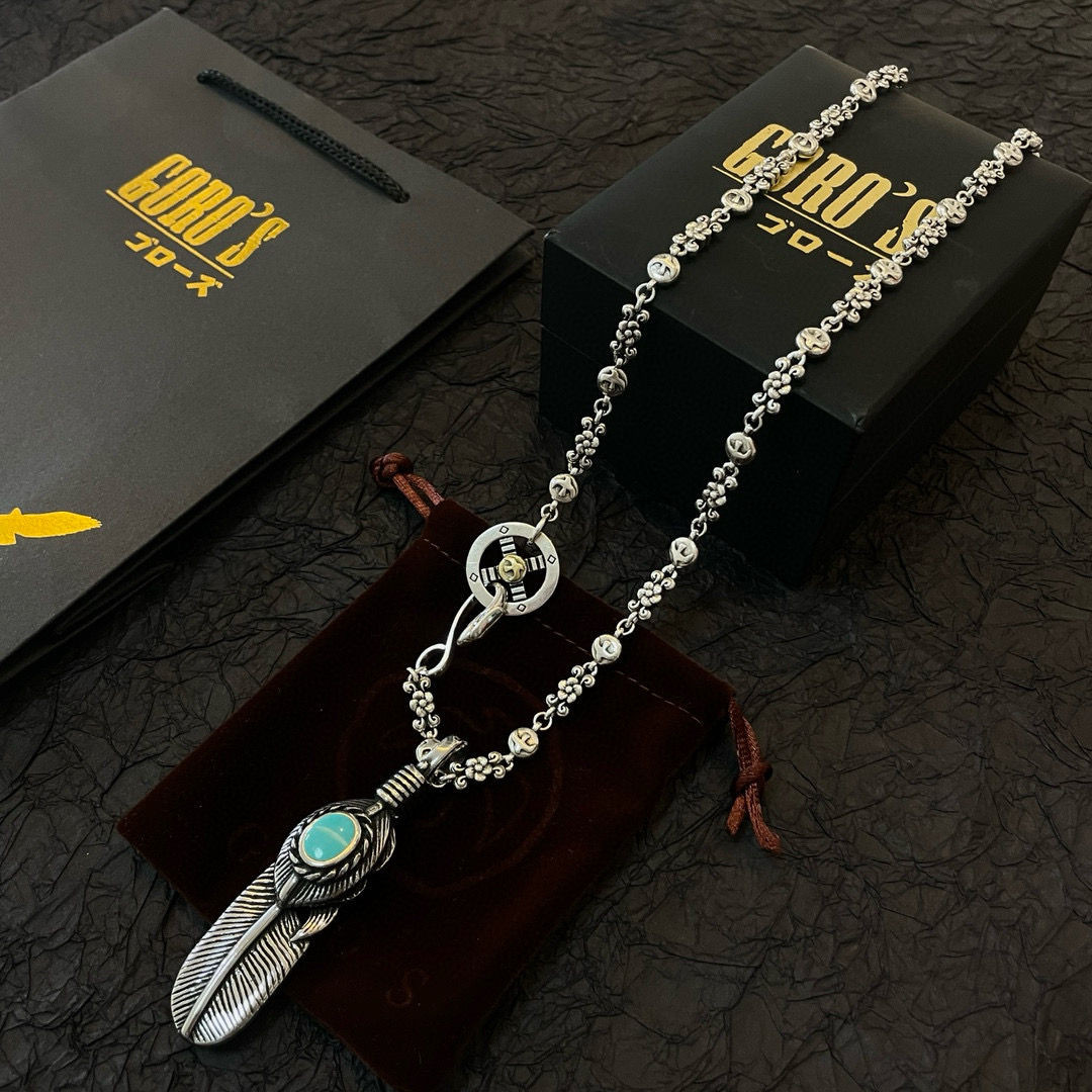 批💰150  【新品上架】Goro&rsquo;s高桥吾郎松石羽毛吊坠，高桥经典飞鸟项链，顶级版本，认准独家拍摄，主攻高端市场 ，快手/ins/小红书热门款，绝对区别普通版本！图片产品细节与ZP一致！原版制作工艺 精工品质 纯手工打造 ～正品开模💝潮流时尚必备 男女均可佩戴 情侣款同款 摇滚朋克泰银风格 复古元素 潮流百搭 官网同款❤️