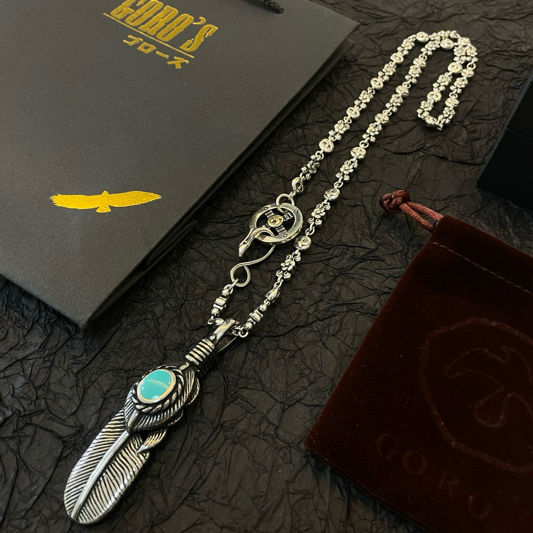 批💰150  【新品上架】Goro&rsquo;s高桥吾郎松石羽毛吊坠，高桥经典飞鸟项链，顶级版本，认准独家拍摄，主攻高端市场 ，快手/ins/小红书热门款，绝对区别普通版本！图片产品细节与ZP一致！原版制作工艺 精工品质 纯手工打造 ～正品开模💝潮流时尚必备 男女均可佩戴 情侣款同款 摇滚朋克泰银风格 复古元素 潮流百搭 官网同款❤️