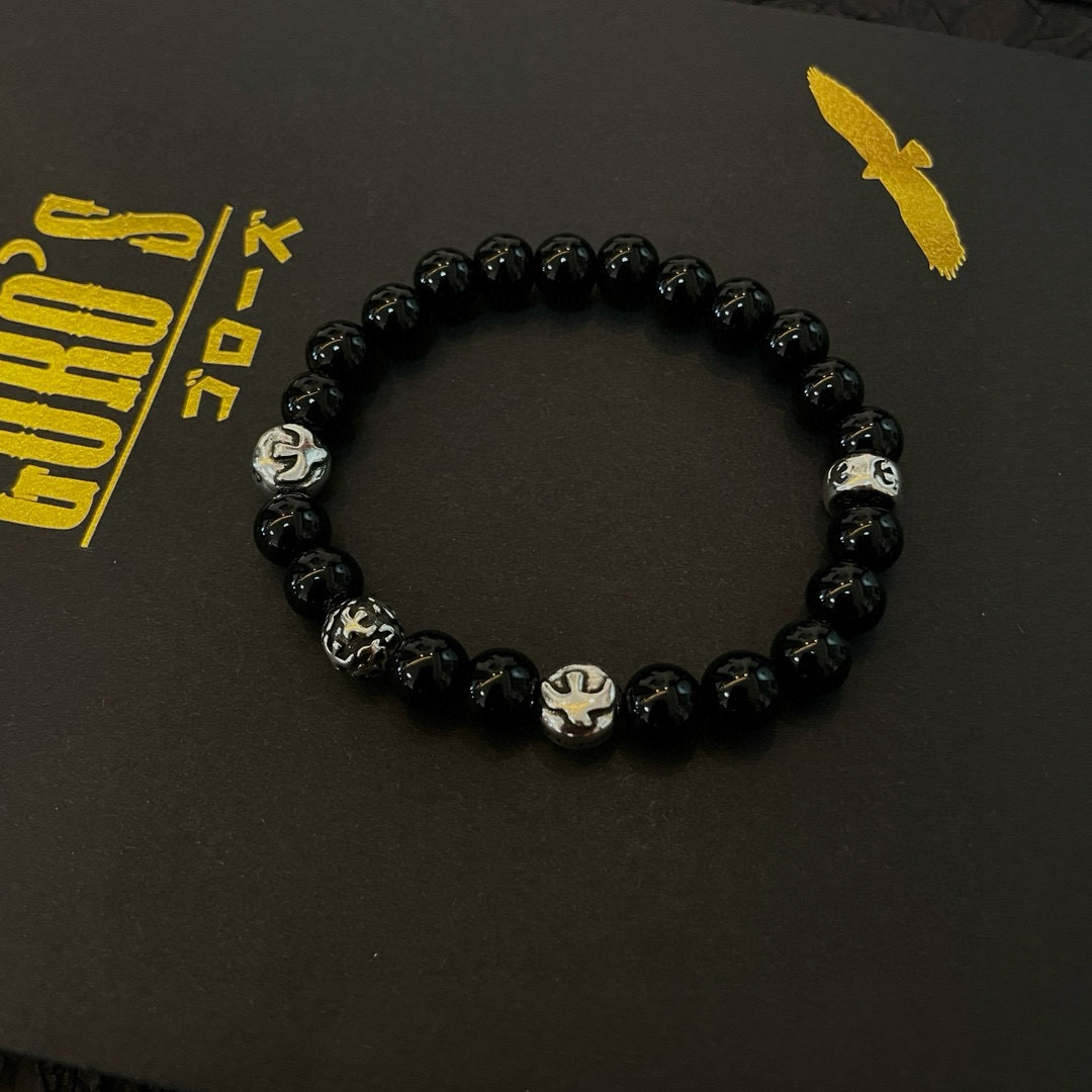 批💰145【新品上架】Goro&rsquo;s高桥吾郎黑玛瑙手串手链，顶级版本 认准独家拍摄 主攻高端市场 绝对区别普通版本！图片产品细节与ZP一致！原版制作工艺 精工品质 纯手工打造 ～正品开模💝潮流时尚必备 男女均可佩戴 情侣款同款 摇滚朋克泰银风格 复古元素 潮流百搭 官网同款❤️