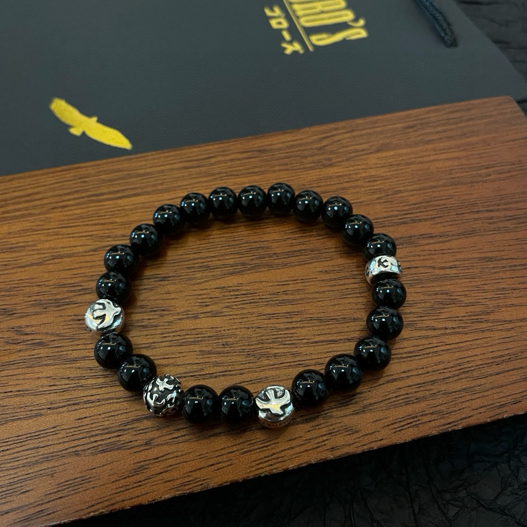 批💰145【新品上架】Goro&rsquo;s高桥吾郎黑玛瑙手串手链，顶级版本 认准独家拍摄 主攻高端市场 绝对区别普通版本！图片产品细节与ZP一致！原版制作工艺 精工品质 纯手工打造 ～正品开模💝潮流时尚必备 男女均可佩戴 情侣款同款 摇滚朋克泰银风格 复古元素 潮流百搭 官网同款❤️