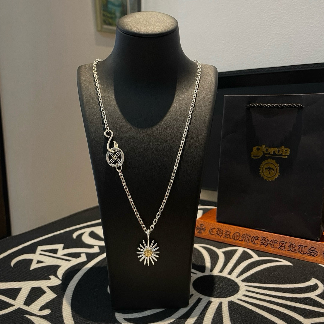 NO:604178,Batch [new product on the shelves] Goro’s Goro Takahashi’s retro golden sea urchin pendant, Takahashi’s classic necklace, the top version, look for the exclusive shooting, focus on the high-end market, absolutely different from the ordinary version!  The product details in the pictures are consistent with ZP!  Original production process, exquisite quality, purely handmade ~ Authentic mold opening, trendy and fashionable must-have, can be worn by both men and women, the same style for couples, rock punk Thai silver style, retro elements, trendy and versatile, the same style as the official website, boutique jewelry, necklace19860909批【新品上架】Goro’s高桥吾郎复古点金海胆吊坠 高桥经典项链 顶级版本 认准独家拍摄 主攻高端市场 绝对区别普通版本！图片产品细节与ZP一致！原版制作工艺 精工品质 纯手工打造 ～正品开模潮流时尚必备 男女均可佩戴 情侣款同款 摇滚朋克泰银风格 复古元素 潮流百搭 官网同款,饰品精品,necklace,Jewelry