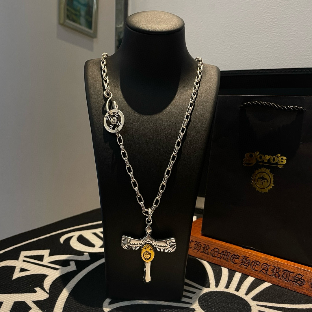 NO:604196,Batch [new products on the shelves] Goro’s Goro Takahashi Eagle Pendant, Takahashi’s classic letter necklace, top version, exclusive photo shoot, focusing on the high-end market, Kuaishou/ins/Xiaohongshu popular model, absolutely different from the ordinary version!  The product details in the pictures are consistent with ZP!  Original production process, exquisite quality, purely handmade ~ Authentic mold opening, trendy and fashionable must-have, can be worn by both men and women, the same style for couples, rock punk Thai silver style, retro elements, trendy and versatile, the same style as the official website, boutique jewelry, necklace19860909批【新品上架】Goro’s高桥吾郎老鹰吊坠,高桥经典字母项链,顶级版本,认准独家拍摄,主攻高端市场 ,快手/ins/小红书热门款,绝对区别普通版本！图片产品细节与ZP一致！原版制作工艺 精工品质 纯手工打造 ～正品开模潮流时尚必备 男女均可佩戴 情侣款同款 摇滚朋克泰银风格 复古元素 潮流百搭 官网同款,饰品精品,necklace,Jewelry