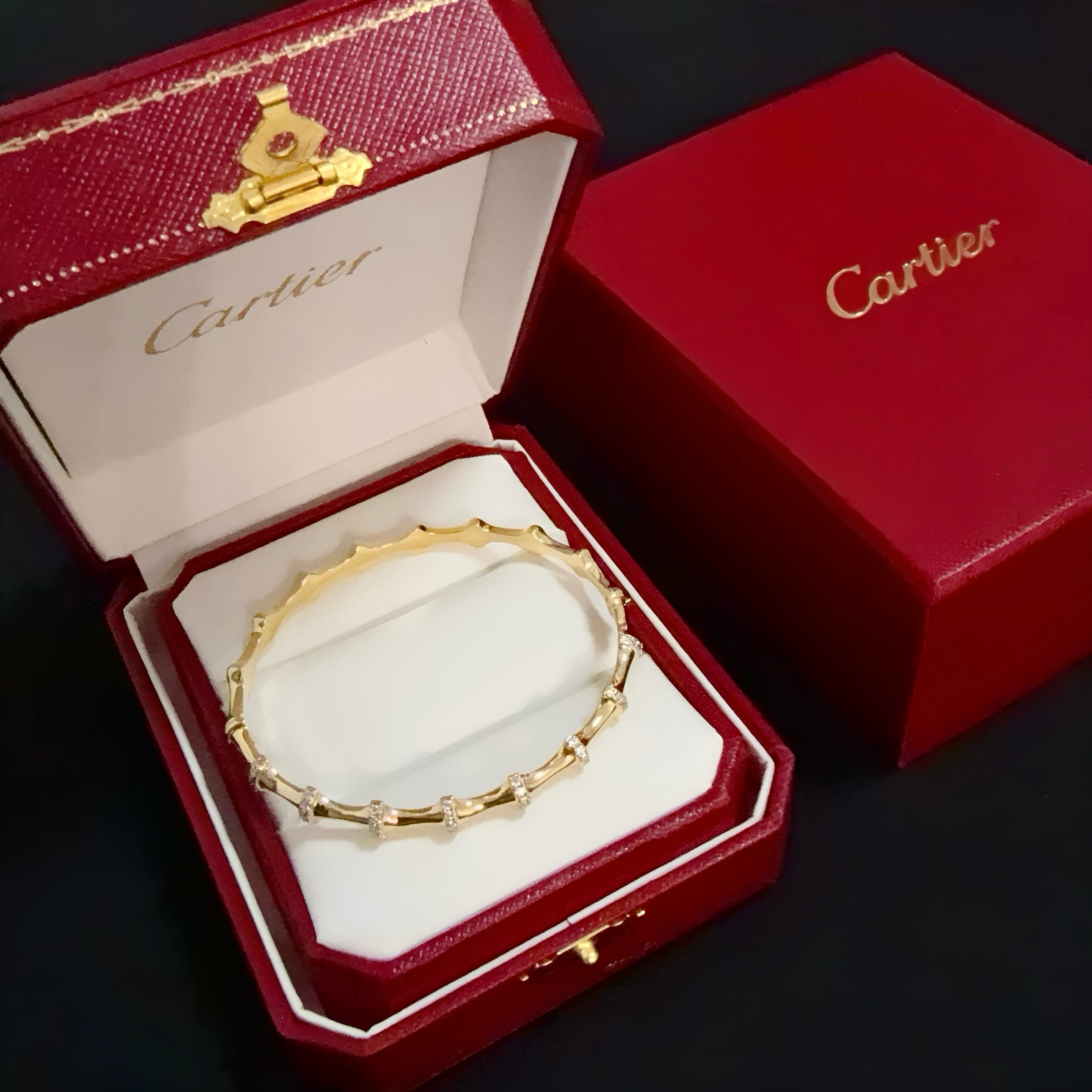 NO:604589,Cartier diamond-encrusted bracelet, high-end customized version, diamond-encrusted craftsmanship, V gold material, classic and fashionable style, reconstruct the aesthetics of love with sharp lines!  Breaking the rules, the diamond-encrusted design actually achieves the ceiling of high-end sense - no need for flashy accumulation, love should be as pure as ever. Cartier is loved by many celebrities and Internet celebrities. The Leopard series bracelet is absolutely an eternal classic, and it is not limited to men and women, and there is no age limit!  Wear it and you will be the center of attention!  , jewelry boutique, cartier, bracelet19860909卡地亚镶钻手镯 高端定制版本 镶嵌钻工艺 V金材质 经典而时尚风格 用凌厉线条重构爱情美学！打破常规,镶嵌钻设计反而成就高级感天花板——无需浮华堆砌,爱本应纯粹如初 卡地亚受众多明星网红的爱戴 豹子系列手镯 绝对是永恒经典 而且男女不限 年龄不限 ！戴上它你就是焦点！,饰品精品,cartier,bracelet,Jewelry