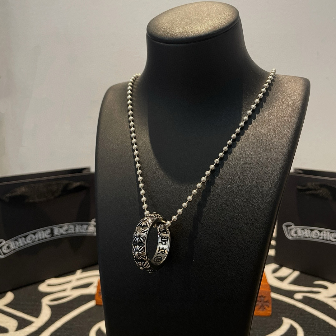 NO:604222,New [counter quality] Chrome Hearts bead necklace, cross ring pendant, different pattern design styles with concave and convex shapes, showing a distinctive cross and Scout flower is the symbol of Chrome Hearts, so it is more durable. Genuine pattern-printed Chrome Hearts distinguishes the ordinary light version in the market. Check the quality of the version. Look at the printing details, the degree of retro gray oxidation. Seiko version!  !  !  Purely handmade ~ Authentic open mold fashion essentials. Can be worn by both men and women. Same style for couples. Official website original. Rock punk Thai silver style. Retro elements. Trendy and versatile!  , jewelry boutique, chrome hearts, chrome hearts, necklace, ring19860909新款【专柜品质】Chrome Hearts克罗心圆珠项链,十字架戒指吊坠 凹凸造型不同的花纹设计风格 呈现出与众不同 十字架 童军花是克罗心的志 所以更经久不衰 正品打版Chrome Hearts克罗心 区别市场普通轻版 对版对标品质 看字印细节 复古做旧灰氧程度.精工版本！！！ 纯手工打造 ～正品开模潮流时尚必备 男女均可佩戴 情侣同款 官网原版 摇滚朋克泰银风格 复古元素 潮流百搭！,饰品精品,chrome hearts,chrome hearts,necklace,ring,Jewelry