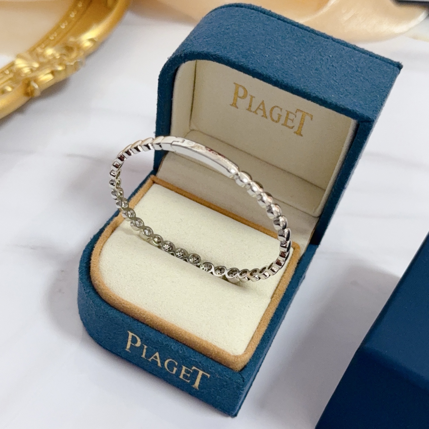 Piaget Possibly Possession bracelet / watch yellow gold-toned case and bracelet, no visible dial 0mm Women's Quartz