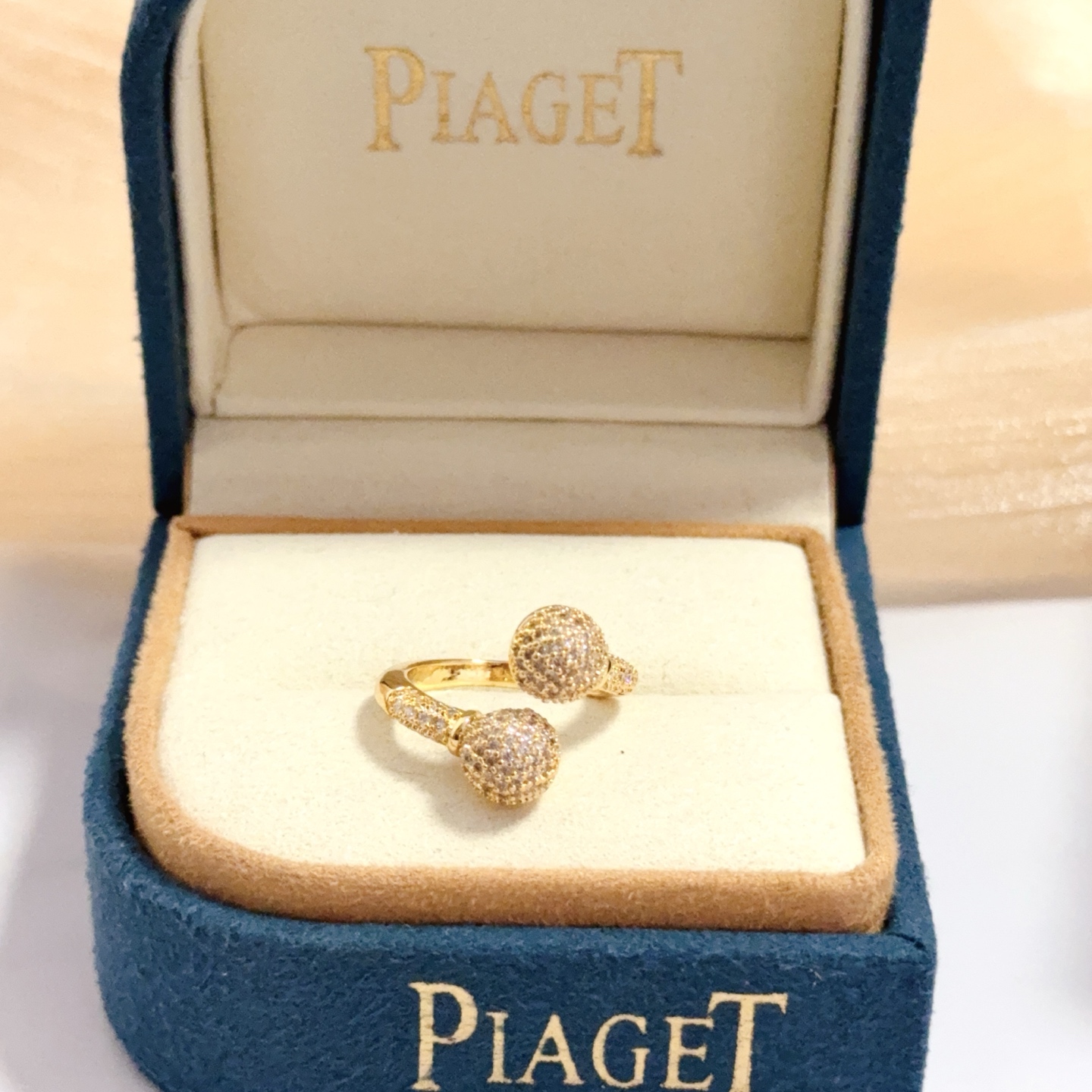 Piaget Possibly Piaget Possession ring yellow gold with diamond pavé Women's Quartz