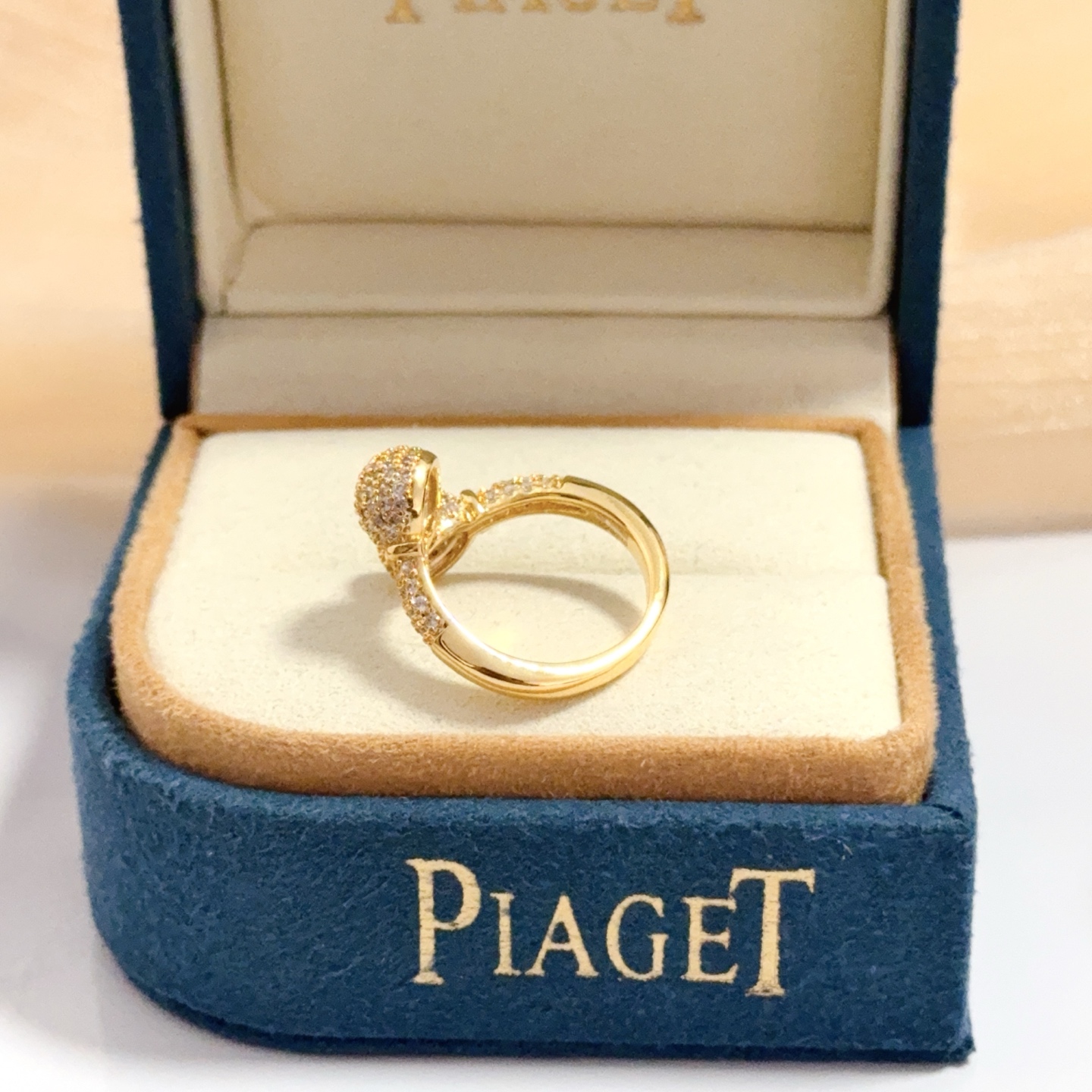 Piaget Possibly Piaget Possession ring yellow gold with diamond pavé Women's Quartz