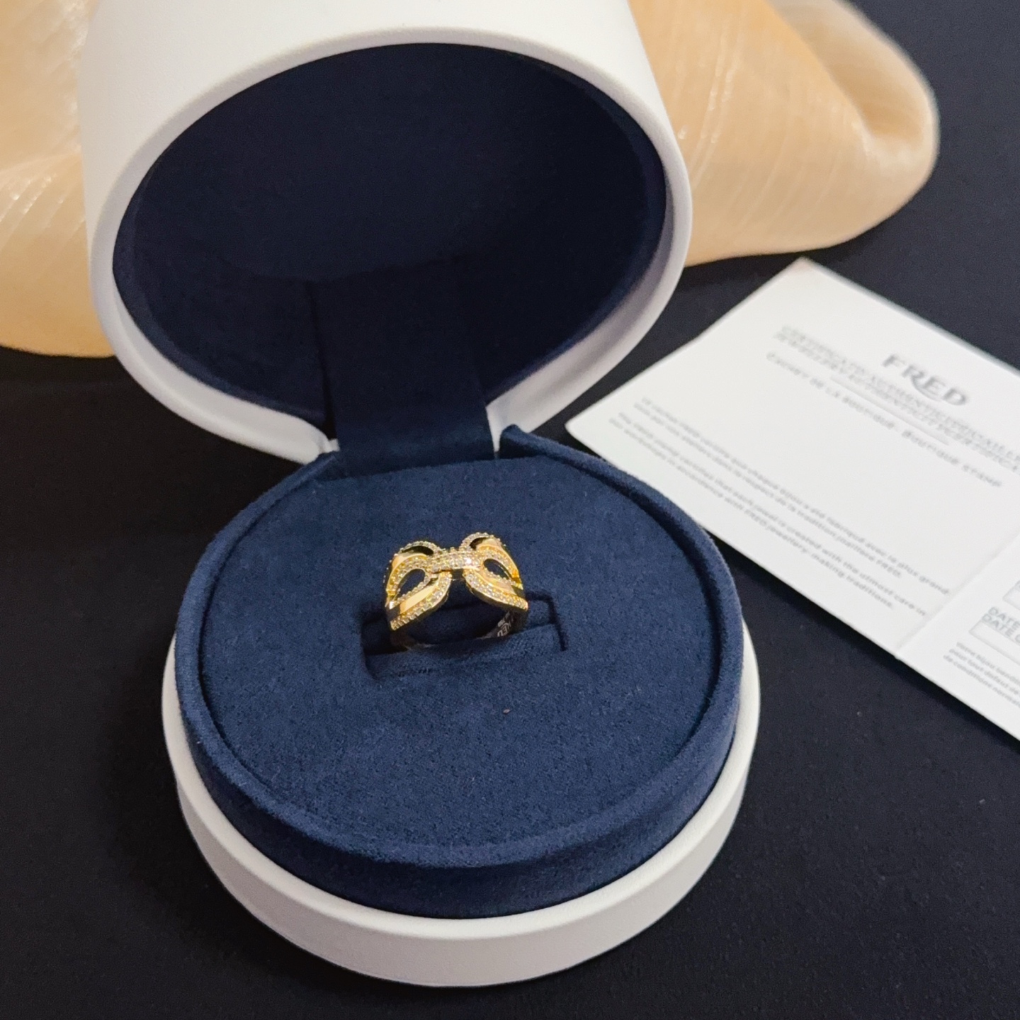 NO:604614,Popular Frederic full diamond open ring, classic and versatile, a must-have item for Internet celebrities, fashionable and exquisite, 11 pairs of customized versions, thickened 18k electroplating process., jewelry boutique, ring19860909火爆 费雷德满钻开口戒指,经典百搭,网红达人 时尚一族备必单品时尚精致,11对版定制,加厚电镀18k工艺.,饰品精品,ring,Jewelry