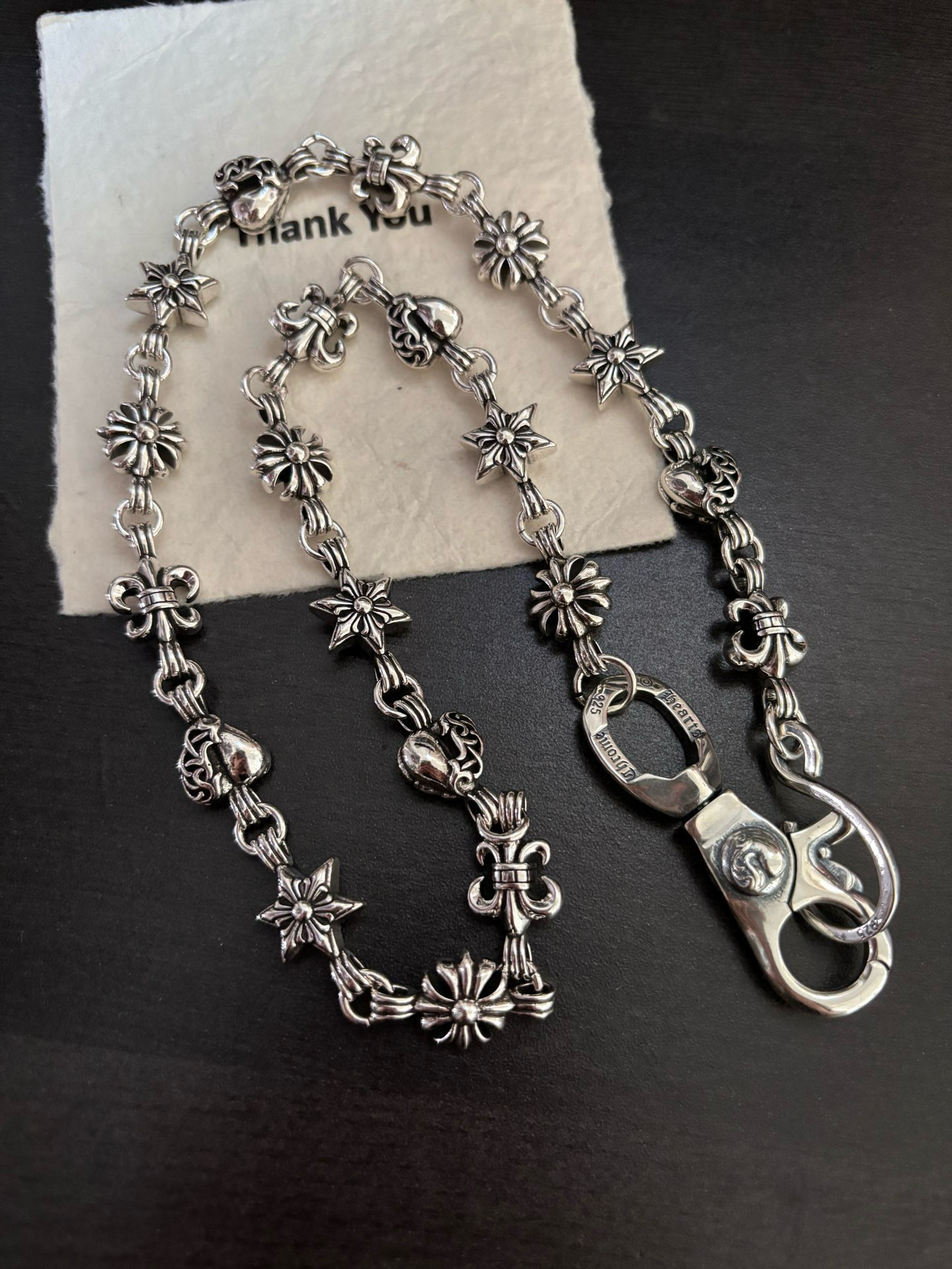 NO:604253,New [counter quality] Chrome Hearts classic bag chain, concave and convex shapes with different pattern design styles, showing a distinctive cross. The Scout flower is the symbol of Chrome Hearts, so it is more durable. Genuine pattern-printed Chrome Hearts distinguishes the ordinary light version in the market. Match the version and standard quality. Look at the printing details. The degree of retro gray oxidation. Seiko version!  !  !  Purely handmade ~ Authentic open mold fashion essentials. Can be worn by both men and women. Same style for couples. Official website original. Rock punk Thai silver style. Retro elements. Trendy and versatile!  , jewelry boutique, chrome hearts, chrome hearts19860909新款【专柜品质】Chrome Hearts克罗心 经典挂包链 凹凸造型不同的花纹设计风格 呈现出与众不同 十字架 童军花是克罗心的志 所以更经久不衰 正品打版Chrome Hearts克罗心 区别市场普通轻版 对版对标品质 看字印细节 复古做旧灰氧程度.精工版本！！！ 纯手工打造 ～正品开模潮流时尚必备 男女均可佩戴 情侣同款 官网原版 摇滚朋克泰银风格 复古元素 潮流百搭！,饰品精品,chrome hearts,chrome hearts,Jewelry