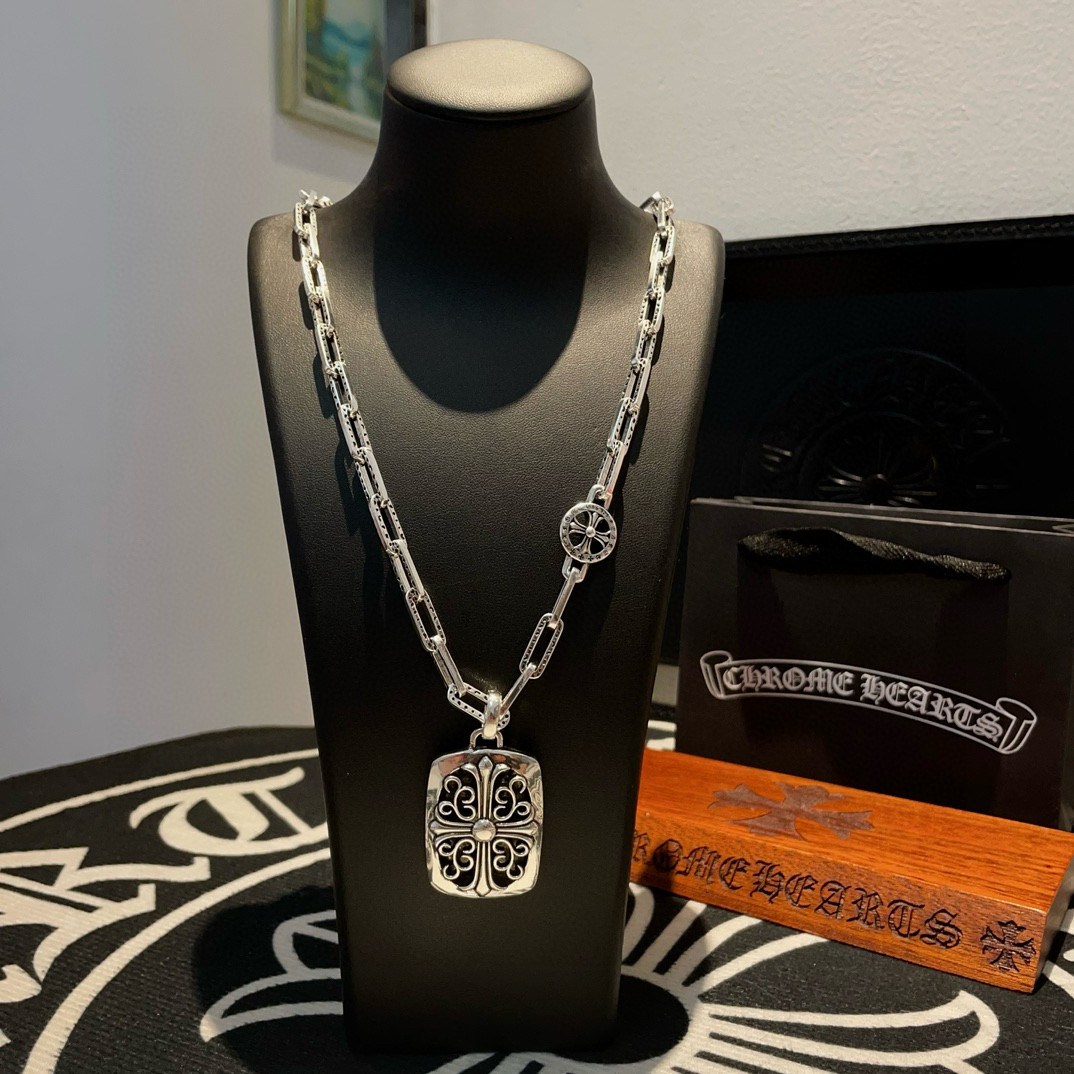 NO:604271,Batch Douyin / Kuaishou / ins / Xiaohongshu / live broadcast popular, new [counter quality] Chrome Hearts Chrome Hearts Cross Necklace, full diamond thirty cross pendant, different concave and convex shapes, pattern design style, showing a distinctive cross. The Scout flower is the symbol of Chrome Hearts, so it is more durable. Genuine plate-printing Chrome Hearts Chrome Hearts is different from the ordinary light version in the market. Match the version and standard quality. Look at the printing details. The degree of retro gray oxidation. Seiko version!  !  !  Purely handmade ~ Authentic open mold fashion essentials. Can be worn by both men and women. Same style for couples. Official website original. Rock punk Thai silver style. Retro elements. Trendy and versatile!  , jewelry boutique, chrome hearts, chrome hearts, necklace19860909批 抖音/快手/ins/小红书/直播热门 ,新款【专柜品质】Chrome Hearts克罗心十字架项链 ,满钻三十十字架吊坠,凹凸造型不同的花纹设计风格 呈现出与众不同 十字架 童军花是克罗心的志 所以更经久不衰 正品打版Chrome Hearts克罗心 区别市场普通轻版 对版对标品质 看字印细节 复古做旧灰氧程度.精工版本！！！ 纯手工打造 ～正品开模潮流时尚必备 男女均可佩戴 情侣同款 官网原版 摇滚朋克泰银风格 复古元素 潮流百搭！,饰品精品,chrome hearts,chrome hearts,necklace,Jewelry