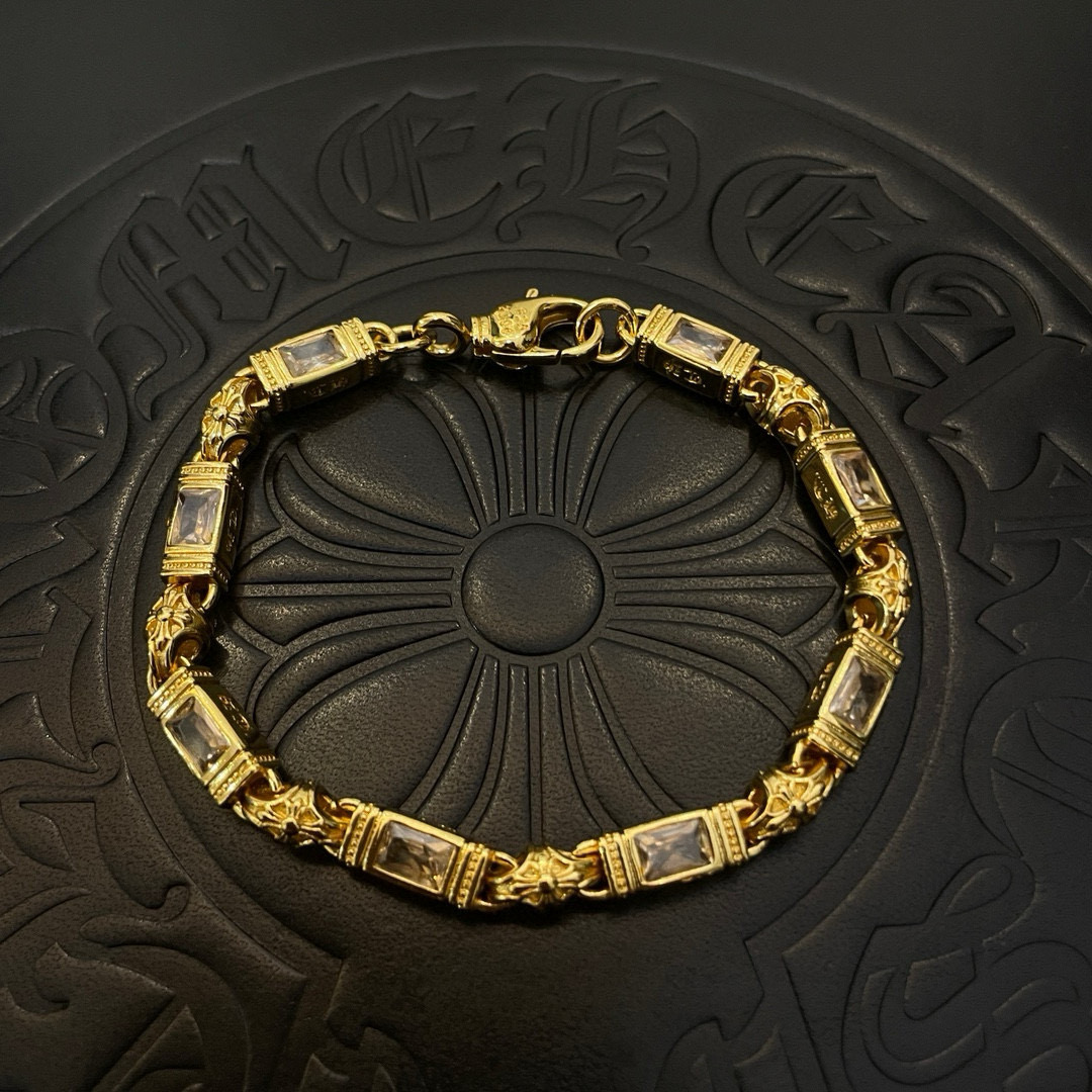 NO:604261,Batch New [Counter Quality] Chrome Hearts Gold Color Multi-element White Diamond Cross Bracelet Popular on Kuaishou/ins/Xiaohongshu The different concave and convex shapes of the pattern design style are distinctive. The cross scout flower is the symbol of Chrome Hearts, so it is more durable. Authentic Chrome Hearts Chrome Hearts is different from the ordinary light version in the market. Match the standard quality. Look at the printing details. The degree of retro gray oxidation. Seiko version!  , jewelry boutique, chrome hearts, chrome hearts, bracelet, gold19860909批 新款【专柜品质】Chrome Hearts克罗心黄金色多元素白钻十字架手链 快手/ins/小红书热门 凹凸造型不同的花纹设计风格呈现出与众不同 十字架童军花是克罗心的标志 所以更经久不衰 正品打版Chrome Hearts克罗心 区别市场普通轻版 对版对标品质 看字印细节 复古做旧灰氧程度.精工版本！,饰品精品,chrome hearts,chrome hearts,bracelet,gold,Jewelry