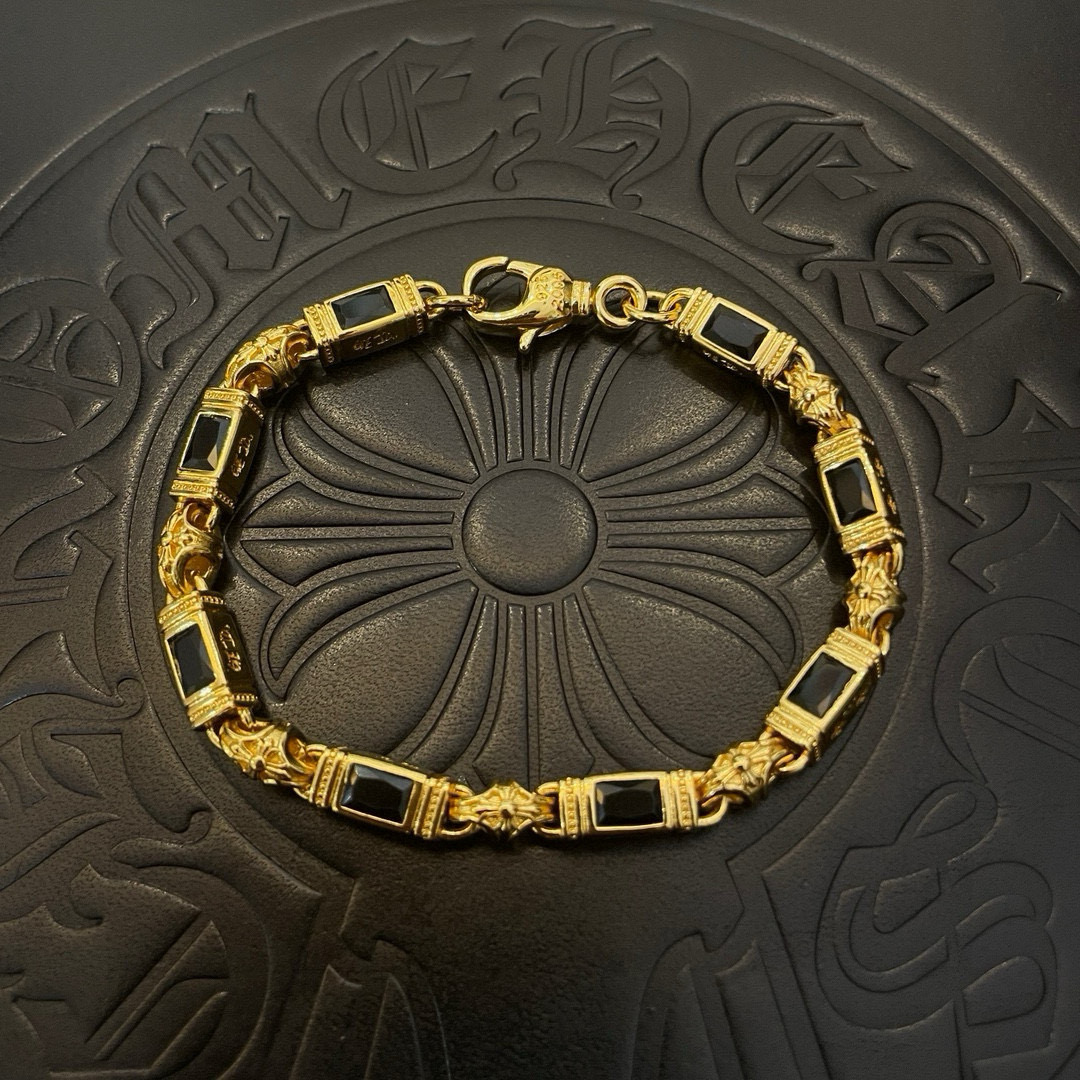 NO:641849,Batch New [Counter Quality] Chrome Hearts Gold Color Multi-Element Black Diamond Cross Bracelet Popular on Kuaishou/ins/Xiaohongshu The different concave and convex shapes of the pattern design style are distinctive. The cross scout flower is the symbol of Chrome Hearts, so it is more durable. Authentic and pattern-printed Chrome Hearts Chrome Hearts is different from the ordinary light version in the market. Match the version and standard quality. Look at the printing details. The degree of retro gray oxidation. Seiko version!  , jewelry boutique, chrome hearts, chrome hearts, bracelet, gold19860909批 新款【专柜品质】Chrome Hearts克罗心黄金色多元素黑钻十字架手链 快手/ins/小红书热门 凹凸造型不同的花纹设计风格呈现出与众不同 十字架童军花是克罗心的标志 所以更经久不衰 正品打版Chrome Hearts克罗心 区别市场普通轻版 对版对标品质 看字印细节 复古做旧灰氧程度.精工版本！,饰品精品,chrome hearts,chrome hearts,bracelet,gold,Jewelry