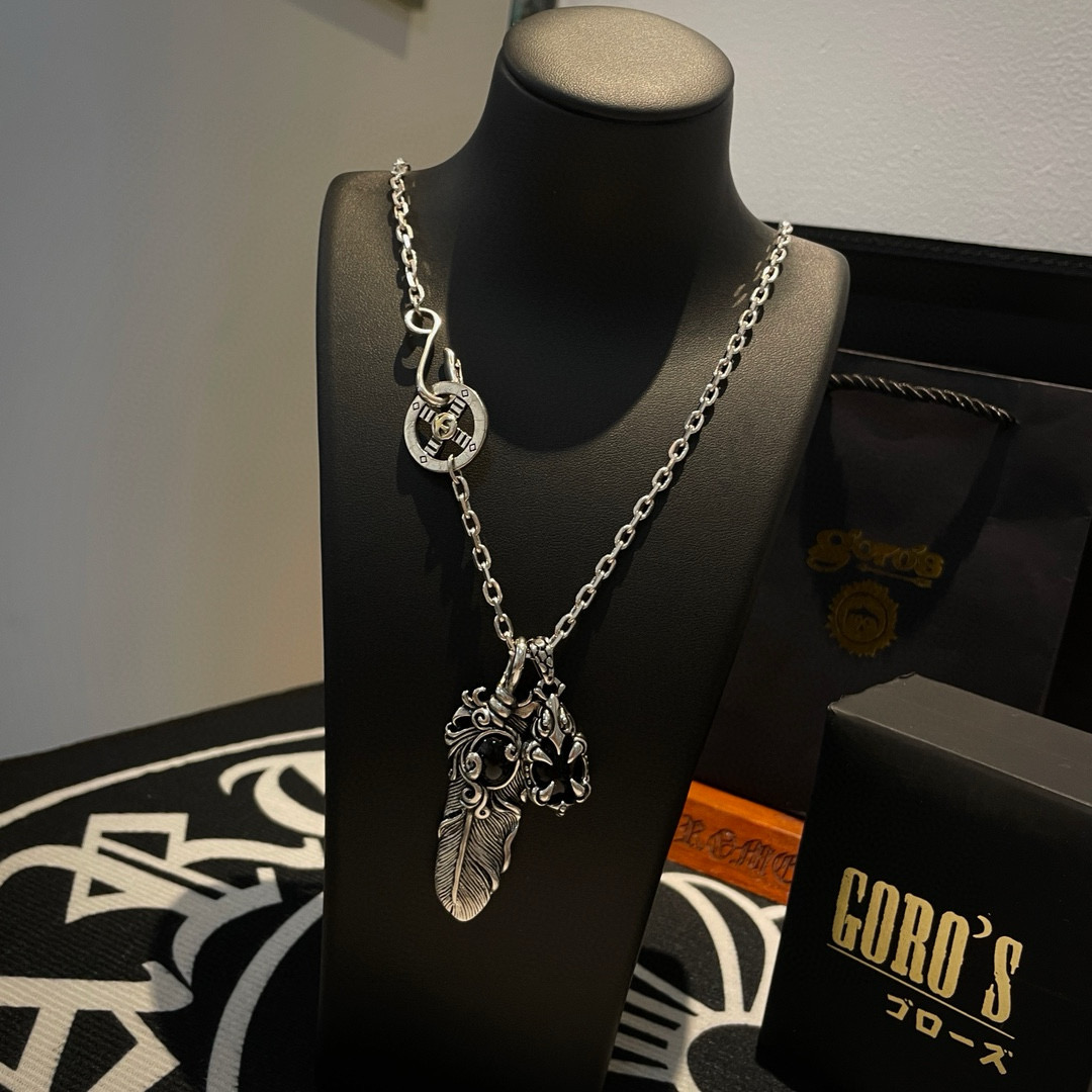 批💰145  【新品上架】Goro&rsquo;s高桥吾郎骷髅头羽毛吊坠，高桥经典项链，顶级版本，认准独家拍摄，主攻高端市场 ，快手/ins/小红书热门款，绝对区别普通版本！图片产品细节与ZP一致！原版制作工艺 精工品质 纯手工打造 ～正品开模💝潮流时尚必备 男女均可佩戴 情侣款同款 摇滚朋克泰银风格 复古元素 潮流百搭 官网同款❤️