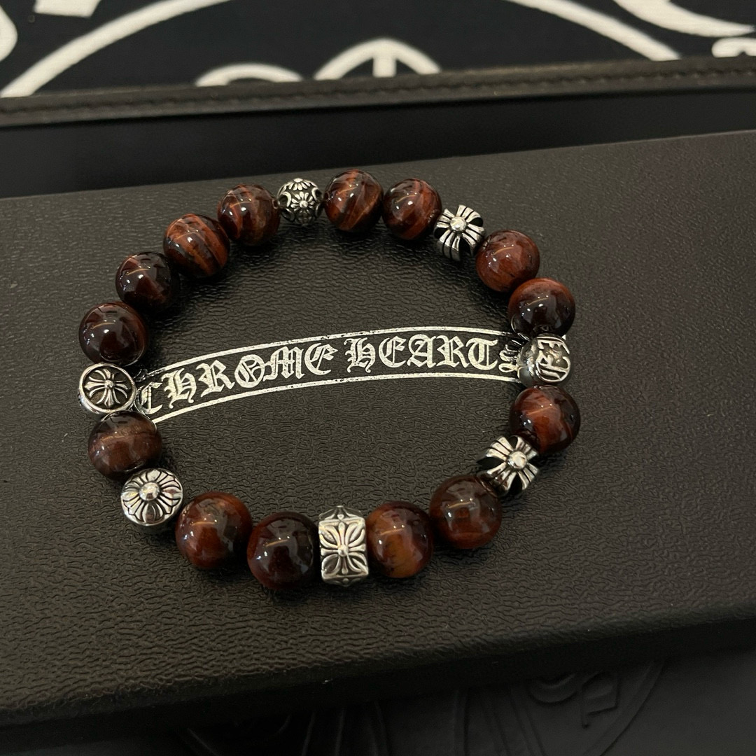 NO:642053,Batch of new [counter quality] Chrome Hearts classic retro multi-element bracelet, popular on Kuaishou/ins/Xiaohongshu, the different concave and convex shapes of the pattern design style are unique. The cross scout flower is the symbol of Chrome Hearts, so it is more durable. Genuine pattern-printing Chrome Hearts distinguishes the ordinary light version in the market. Match the version and standard quality. Look at the printing details. The degree of retro gray oxidation. Seiko version!  , jewelry boutique, chrome hearts, chrome hearts, bracelet19860909批 新款【专柜品质】Chrome Hearts克罗心 经典复古多元素手串手链 ,快手/ins/小红书热门,凹凸造型不同的花纹设计风格呈现出与众不同 十字架童军花是克罗心的标志 所以更经久不衰 正品打版Chrome Hearts克罗心 区别市场普通轻版 对版对标品质 看字印细节 复古做旧灰氧程度.精工版本！,饰品精品,chrome hearts,chrome hearts,bracelet,Jewelry