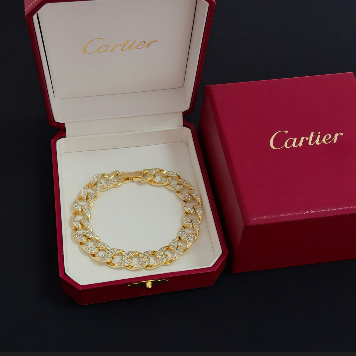 NO:642954,Cartier diamond-encrusted bracelet, high-end customized version, diamond-encrusted craftsmanship, V-gold material, classic and fashionable style, reconstructing the aesthetics of love with sharp lines!  Breaking the rules, the diamond-encrusted design actually achieves the ceiling of high-end sense - no need for flashy accumulation, love should be as pure as ever. Cartier is loved by many celebrities and Internet celebrities. The Leopard series bracelet is absolutely an eternal classic, and it is not limited to men and women, and there is no age limit!  Wear it and you will be the center of attention!  , jewelry boutique,cartier,bracelet,bracelet19860909卡地亚镶钻手链 高端定制版本 镶嵌钻工艺 V金材质 经典而时尚风格 用凌厉线条重构爱情美学！打破常规,镶嵌钻设计反而成就高级感天花板——无需浮华堆砌,爱本应纯粹如初 卡地亚受众多明星网红的爱戴 豹子系列手镯 绝对是永恒经典 而且男女不限 年龄不限 ！戴上它你就是焦点！,饰品精品,cartier,bracelet,bracelet,Jewelry