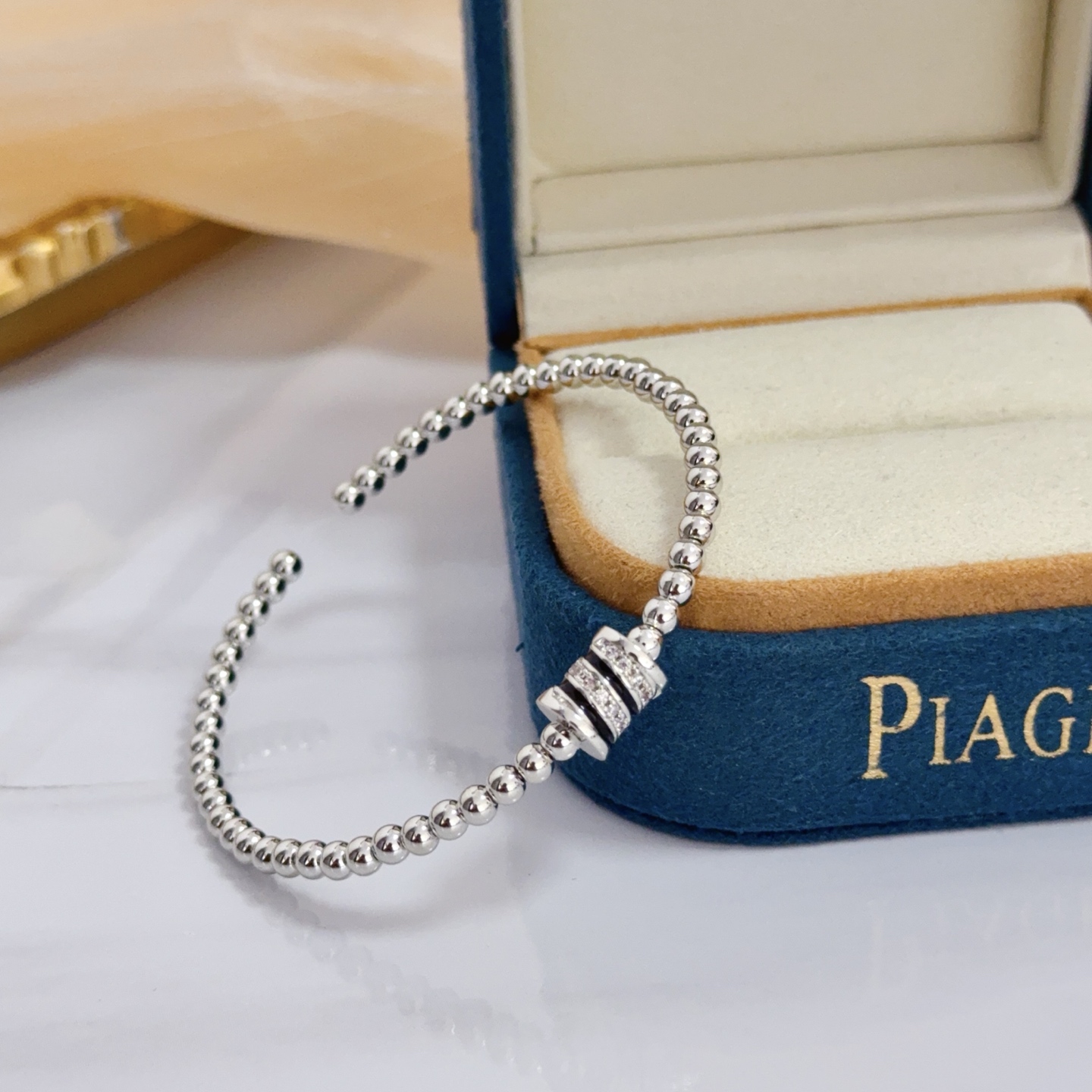 Piaget Possibly Possession bracelet watch silver case, diamond bezel, silver dial, silver bracelet 18mm Women's Quartz