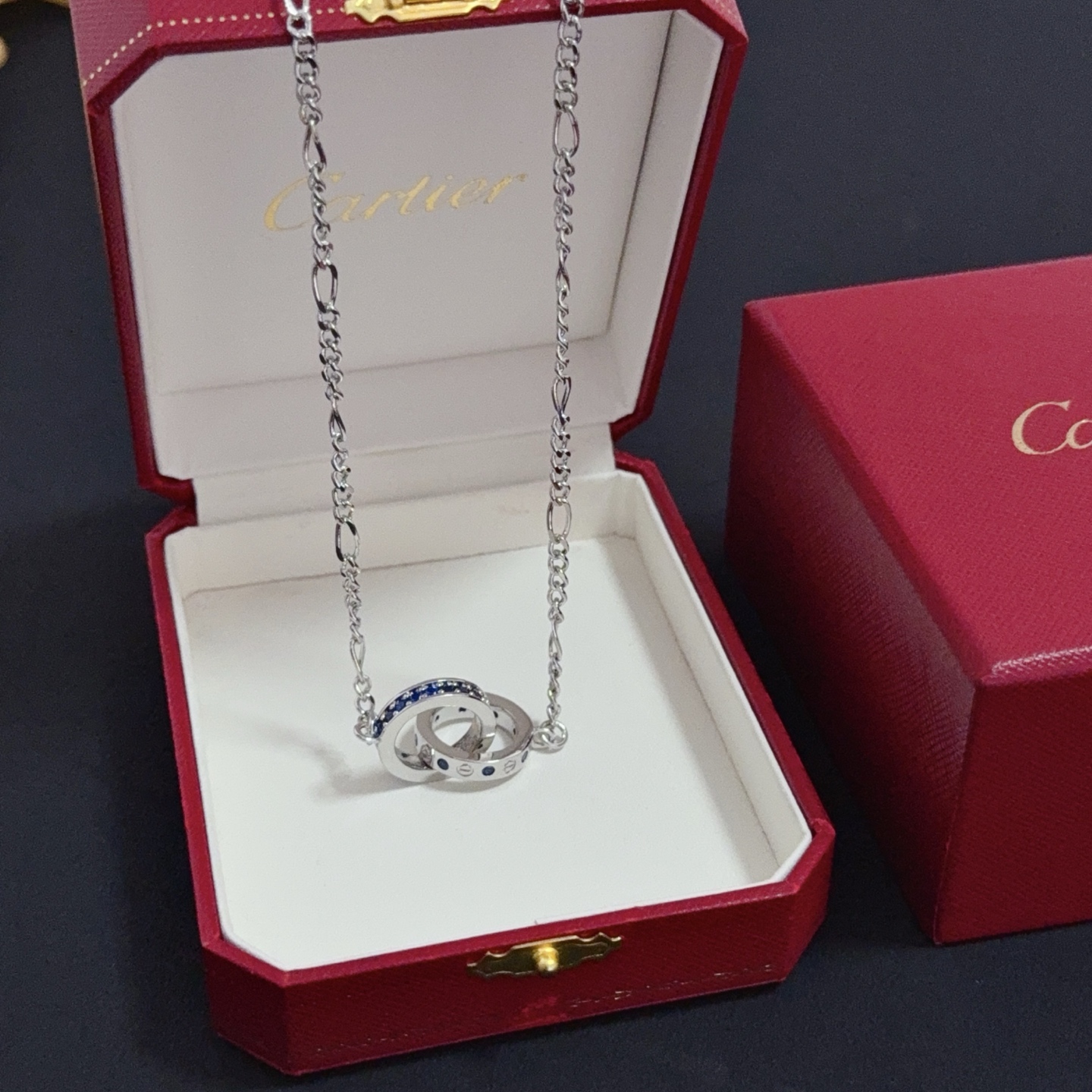 NO:642837,| Cartier diamond-encrusted necklace, high-end customized version, diamond-encrusted craftsmanship, V gold material, classic and fashionable style, reconstruct the aesthetics of love with sharp lines!  Breaking the rules, the diamond-encrusted design actually achieves the ceiling of high-end sense - no need for flashy accumulation, love should be as pure as ever. Cartier is loved by many celebrities and Internet celebrities. The Leopard series bracelet is absolutely an eternal classic, and it is not limited to men and women, and there is no age limit!  Wear it and you will be the center of attention!  , jewelry boutique,cartier,necklace,bracelet19860909|卡地亚镶钻项链 高端定制版本 镶嵌钻工艺 V金材质 经典而时尚风格 用凌厉线条重构爱情美学！打破常规,镶嵌钻设计反而成就高级感天花板——无需浮华堆砌,爱本应纯粹如初 卡地亚受众多明星网红的爱戴 豹子系列手镯 绝对是永恒经典 而且男女不限 年龄不限 ！戴上它你就是焦点！,饰品精品,cartier,necklace,bracelet,Jewelry