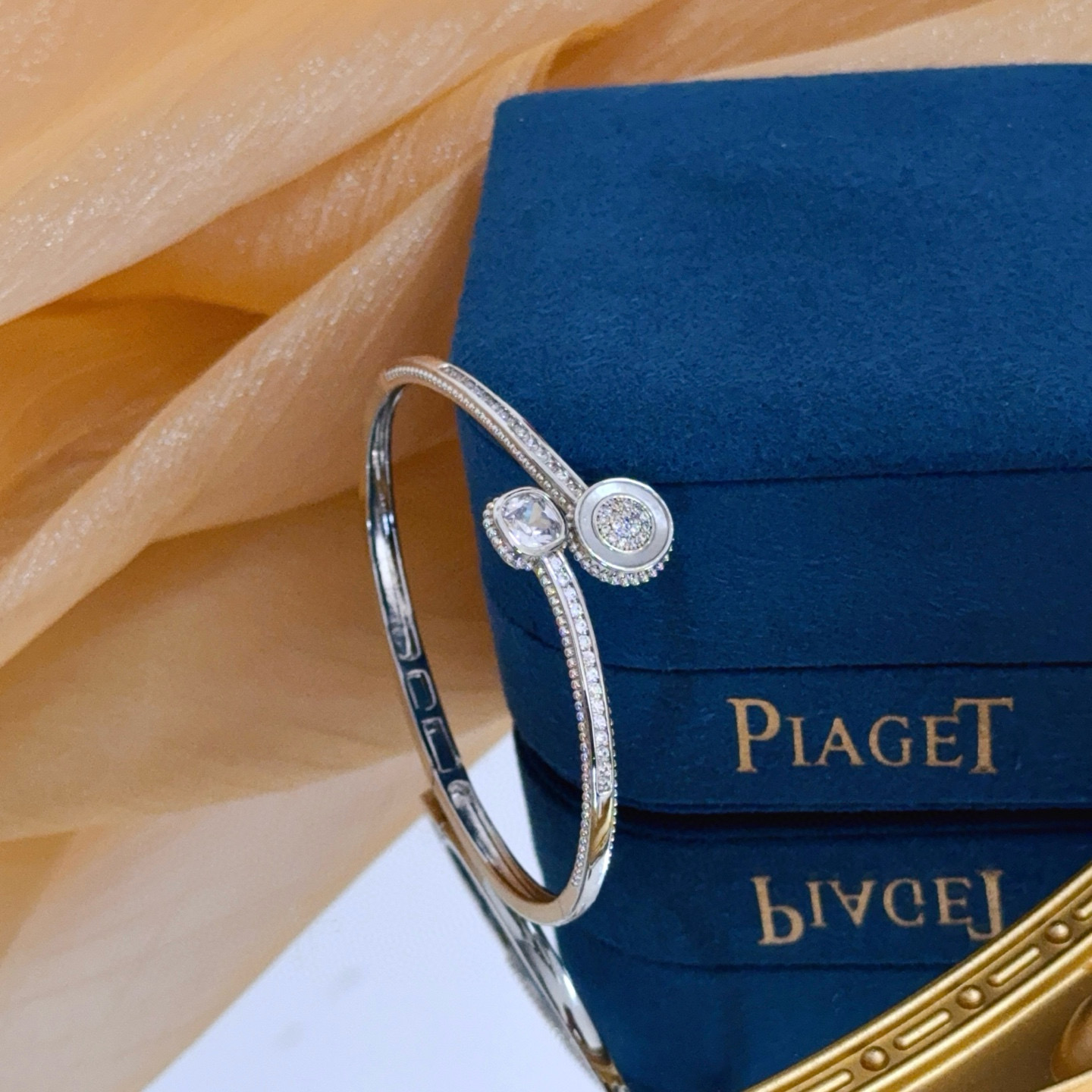 Piaget Limelight Gala Bracelet Watch white gold diamond-set bangle case, silver dial, white gold bracelet 26mm Women's Quartz
