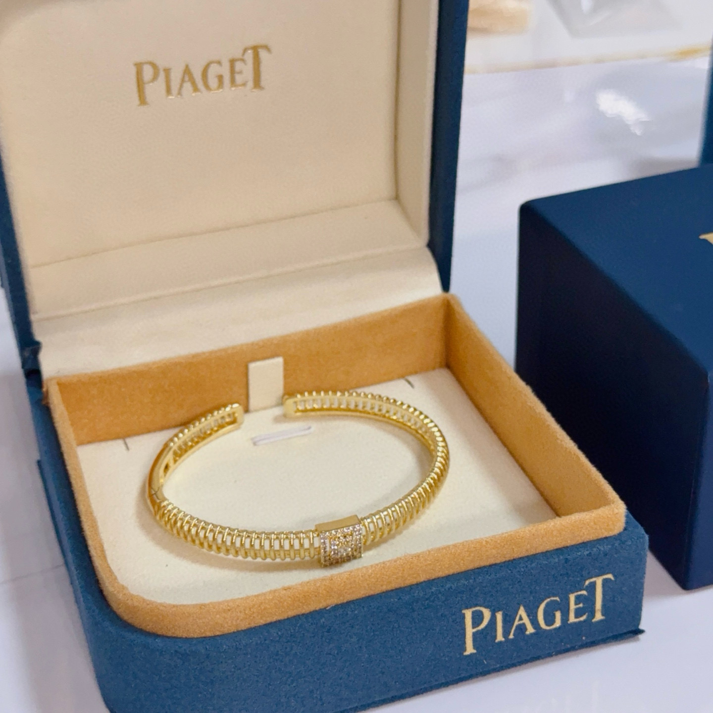 Piaget Limelight Gala cuff watch yellow gold bracelet case with diamond-set square dial 18mm Women's Quartz