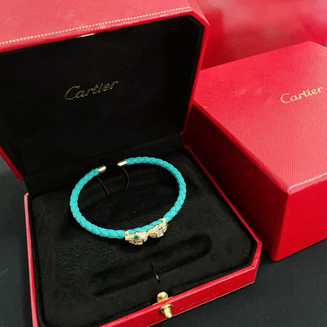 Cartier 卡地亚皮绳手镯 高端定制版本 镶嵌钻工艺 V金材质 而 风格 用凌厉线条重构爱情美学 打破常规