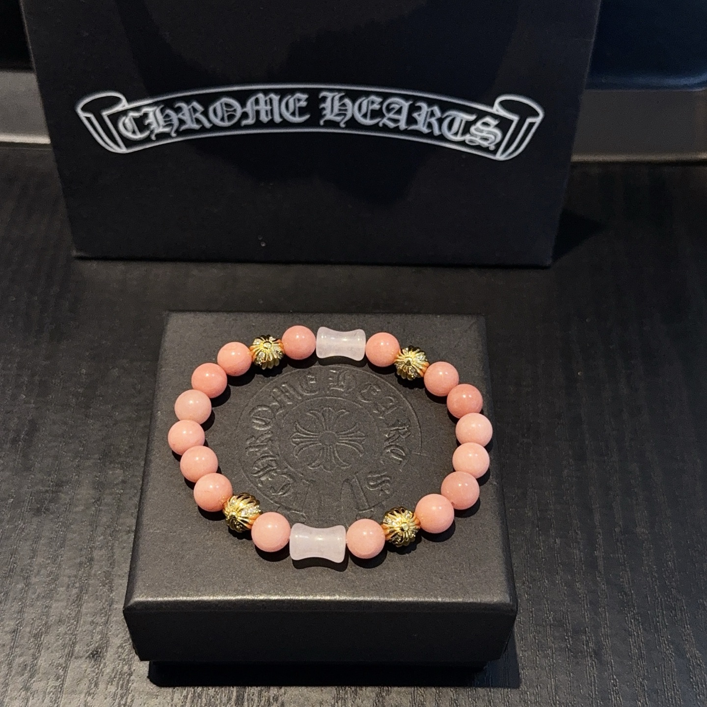 NO:642567,Batch of new [counter quality] Chrome Hearts classic retro multi-element bracelet, popular on Kuaishou/ins/Xiaohongshu, the different concave and convex shapes of the pattern design style are unique. The cross scout flower is the symbol of Chrome Hearts, so it is more durable. Genuine pattern-printing Chrome Hearts distinguishes the ordinary light version in the market. Match the version and standard quality. Look at the printing details. The degree of retro gray oxidation. Seiko version!  , jewelry boutique, chrome hearts, chrome hearts, bracelet19860909批 新款【专柜品质】Chrome Hearts克罗心 经典复古多元素手串手链 ,快手/ins/小红书热门,凹凸造型不同的花纹设计风格呈现出与众不同 十字架童军花是克罗心的标志 所以更经久不衰 正品打版Chrome Hearts克罗心 区别市场普通轻版 对版对标品质 看字印细节 复古做旧灰氧程度.精工版本！,饰品精品,chrome hearts,chrome hearts,bracelet,Jewelry