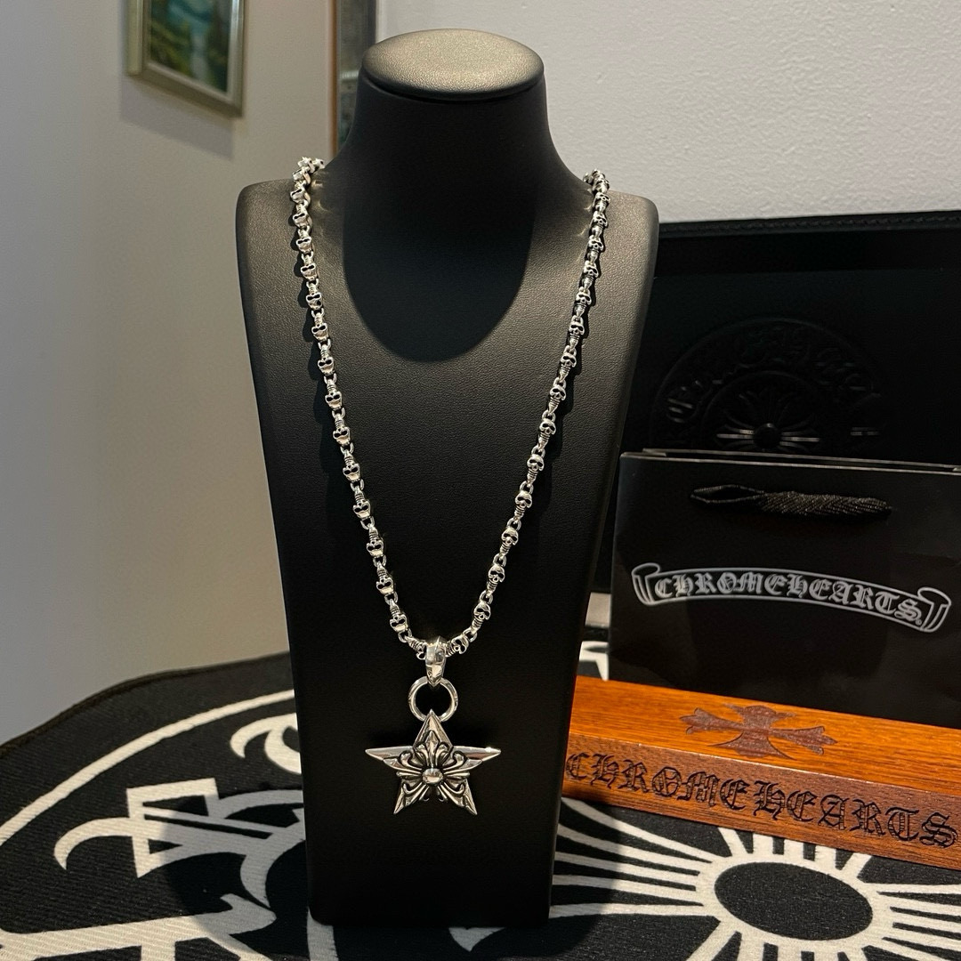 NO:642624,Approved on Douyin/Kuaishou/Ins/Xiaohongshu/Live broadcast popular, new [counter quality] Chrome Hearts skull necklace, five-star flower pendant, different concave and convex shapes, pattern design style, showing a distinctive cross, Scout flower is the symbol of Chrome Hearts, so it is more durable. Authentic Chrome Hearts Chrome Hearts is different from the ordinary light version in the market. Match the standard quality. Look at the printing details. The degree of retro gray oxidation. Seiko version!  !  !  Purely handmade ~ Authentic open mold fashion essentials. Can be worn by both men and women. Same style for couples. Official website original. Rock punk Thai silver style. Retro elements. Trendy and versatile!  , jewelry boutique, chrome hearts, chrome hearts, necklace19860909批抖音/快手/ins/小红书/直播热门 ,新款【专柜品质】Chrome Hearts克罗心骷髅头项链 ,五星花吊坠,凹凸造型不同的花纹设计风格 呈现出与众不同 十字架 童军花是克罗心的志 所以更经久不衰 正品打版Chrome Hearts克罗心 区别市场普通轻版 对版对标品质 看字印细节 复古做旧灰氧程度.精工版本！！！ 纯手工打造 ～正品开模潮流时尚必备 男女均可佩戴 情侣同款 官网原版 摇滚朋克泰银风格 复古元素 潮流百搭！,饰品精品,chrome hearts,chrome hearts,necklace,Jewelry