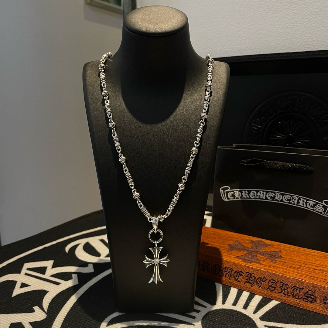 NO:642653,Batch Douyin / Kuaishou / ins / Xiaohongshu / live broadcast popular, new [counter quality] Chrome Hearts Cross Flower Ball Necklace, cross pendant, different concave and convex shapes, pattern design style, showing a difference. The Scout flower is the symbol of Chrome Hearts, so it is more durable. Authentic Chrome Hearts Chrome Hearts is different from the ordinary light version in the market. Match the version and standard quality. Look at the printing details. The degree of retro ash oxidation. Seiko version!  !  !  Purely handmade ~ Authentic open mold fashion essentials. Can be worn by both men and women. Same style for couples. Official website original. Rock punk Thai silver style. Retro elements. Trendy and versatile!  , jewelry boutique, chrome hearts, chrome hearts, necklace19860909批 抖音/快手/ins/小红书/直播热门 ,新款【专柜品质】Chrome Hearts克罗心十字花球项链 ,十字架吊坠,凹凸造型不同的花纹设计风格 呈现出与众不同 童军花是克罗心的志 所以更经久不衰 正品打版Chrome Hearts克罗心 区别市场普通轻版 对版对标品质 看字印细节 复古做旧灰氧程度.精工版本！！！ 纯手工打造 ～正品开模潮流时尚必备 男女均可佩戴 情侣同款 官网原版 摇滚朋克泰银风格 复古元素 潮流百搭！,饰品精品,chrome hearts,chrome hearts,necklace,Jewelry