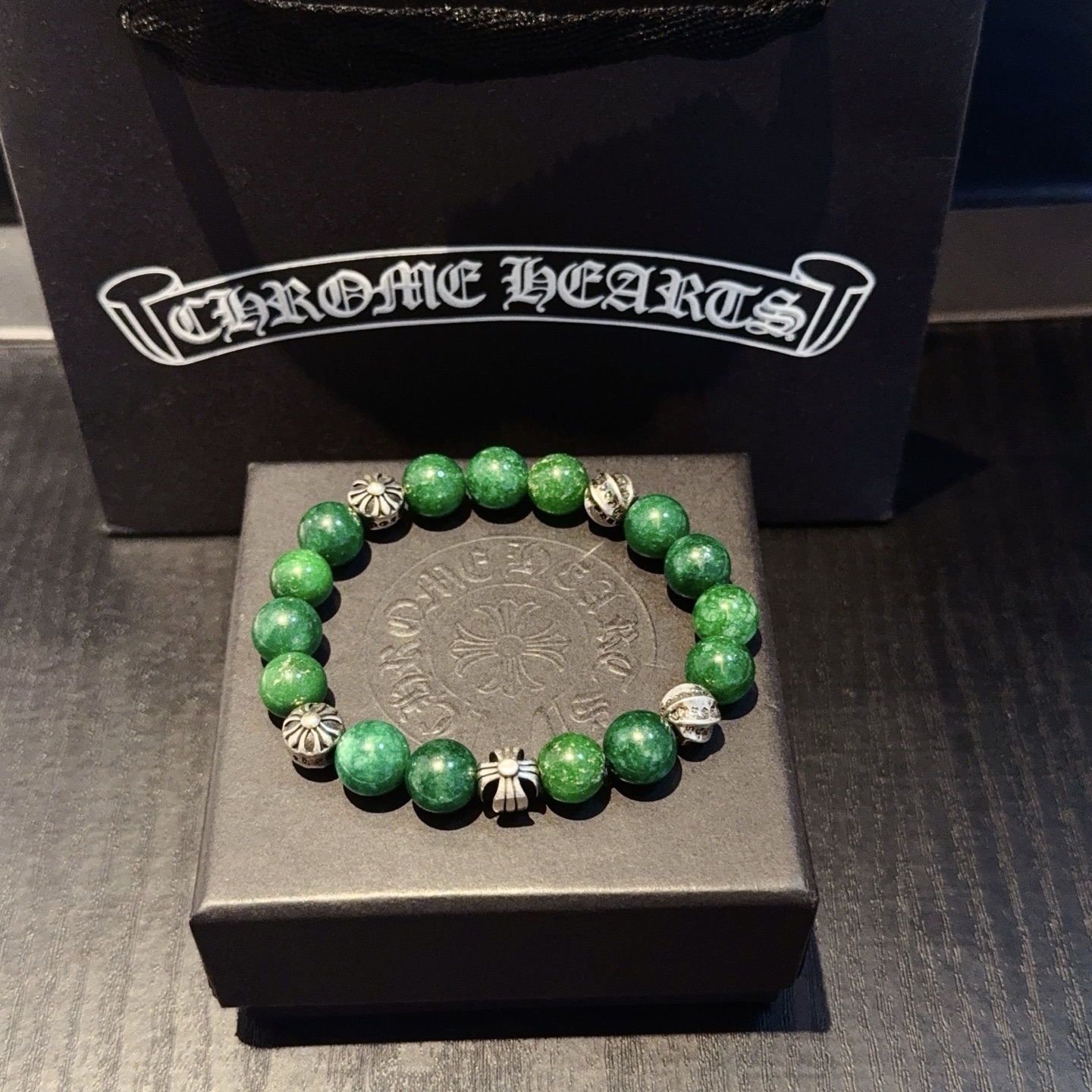 NO:678598,Batch of new [counter quality] Chrome Hearts classic retro bracelet, popular on Kuaishou/ins/Xiaohongshu, the different concave and convex shapes of the pattern design style are distinctive. The cross scout flower is the symbol of Chrome Hearts, so it is more durable. Genuine pattern-printing Chrome Hearts distinguishes the ordinary light version in the market. Match the version and standard quality. Look at the printing details. The degree of retro gray oxidation. Seiko version!  , jewelry boutique, chrome hearts, chrome hearts, bracelet19860909批 新款【专柜品质】Chrome Hearts克罗心 经典复古手串手链 ,快手/ins/小红书热门,凹凸造型不同的花纹设计风格呈现出与众不同 十字架童军花是克罗心的标志 所以更经久不衰 正品打版Chrome Hearts克罗心 区别市场普通轻版 对版对标品质 看字印细节 复古做旧灰氧程度.精工版本！,饰品精品,chrome hearts,chrome hearts,bracelet,Jewelry