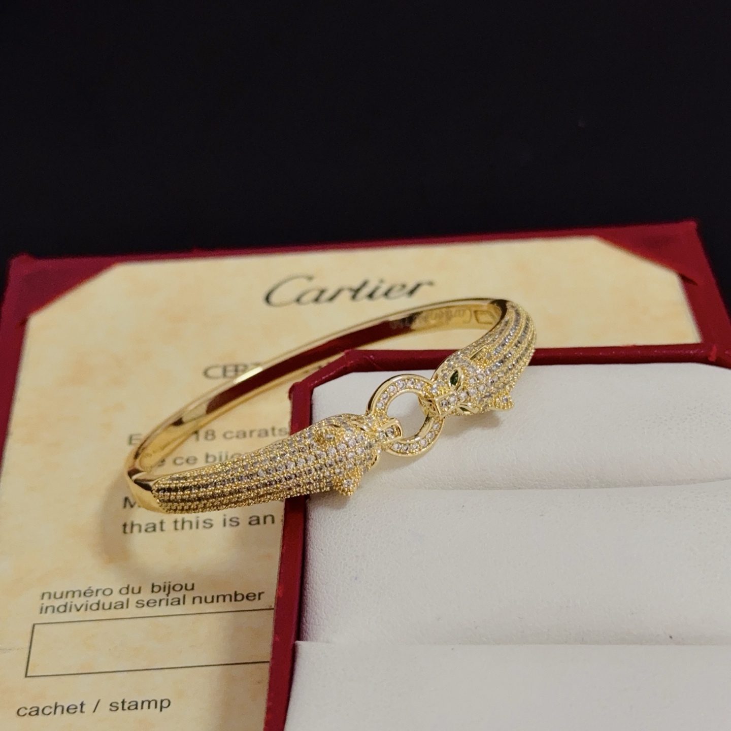 Cartier 卡地亚镶钻猎豹手镯 高端定制版本 镶嵌钻工艺 V金材质 而 风格 用凌厉线条重构爱情美学 打破常规