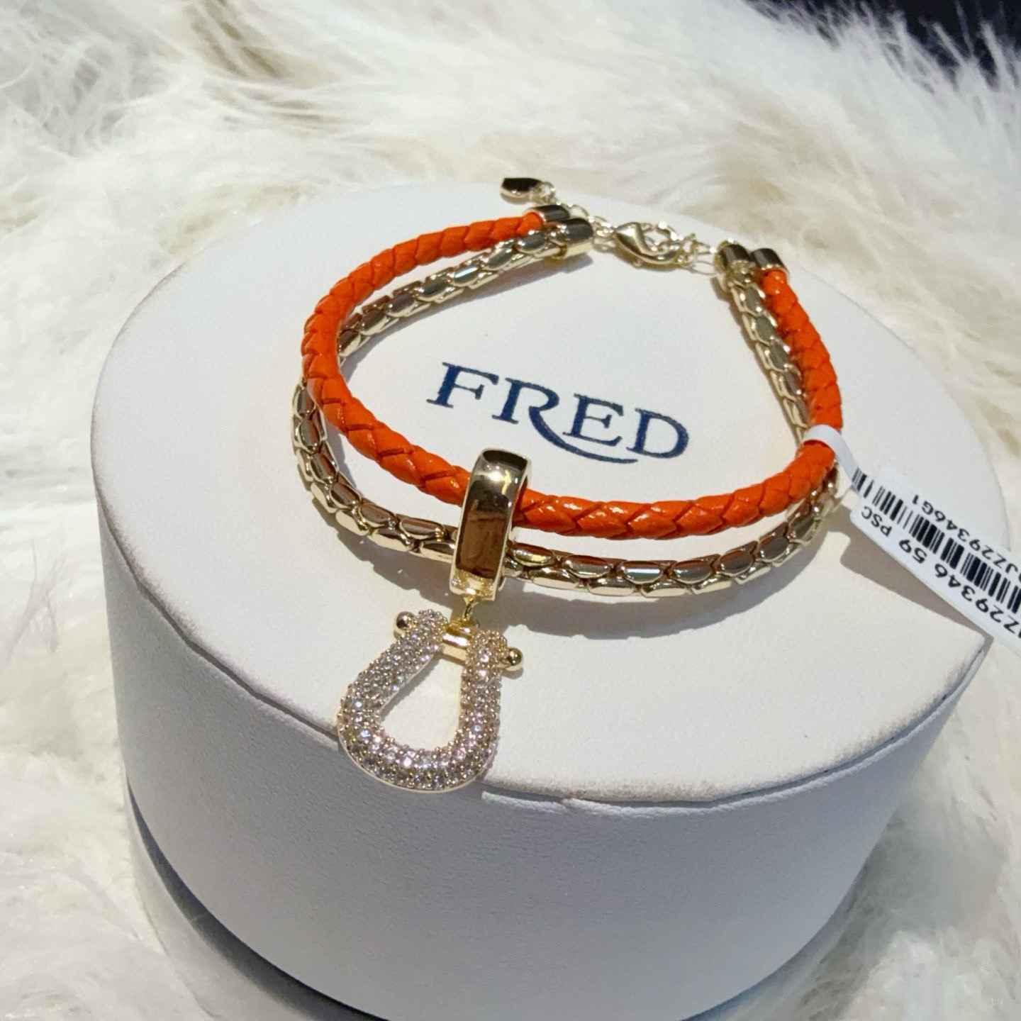 NO:678836,Popular Frederic full diamond horseshoe buckle double-layer bracelet bracelet is classic and versatile, a must-have item for fashionistas, fashionable and exquisite, 11 pairs of customized versions, the difference is that the ordinary version on the market, thickened electroplating 18k process, the effect is very versatile!  !  , jewelry boutique, bracelet19860909火爆 费雷德满钻马蹄扣双层手镯手绳经典百搭,网红达人 时尚一族备必单品,时尚精致,11对版定制,区别在于市面上普通版本,加厚电镀18k工艺,上手效果非常百搭！！,饰品精品,bracelet,Jewelry