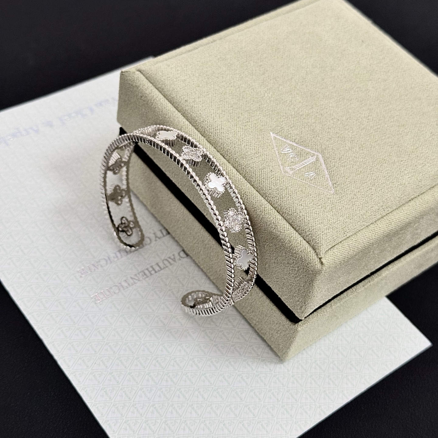 Joias Van Cleef & Arpels 〔 〕 VCA V — photo 7
