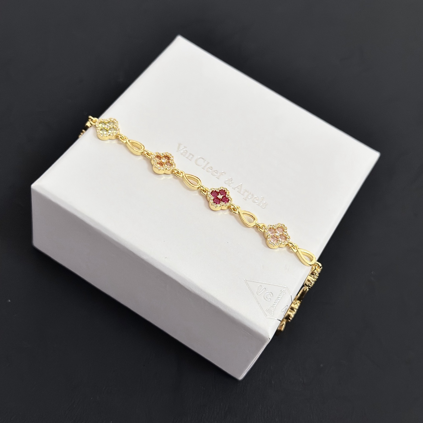 Van Cleef & Arpels Jewelry 〔 〕 VCA V — photo 7