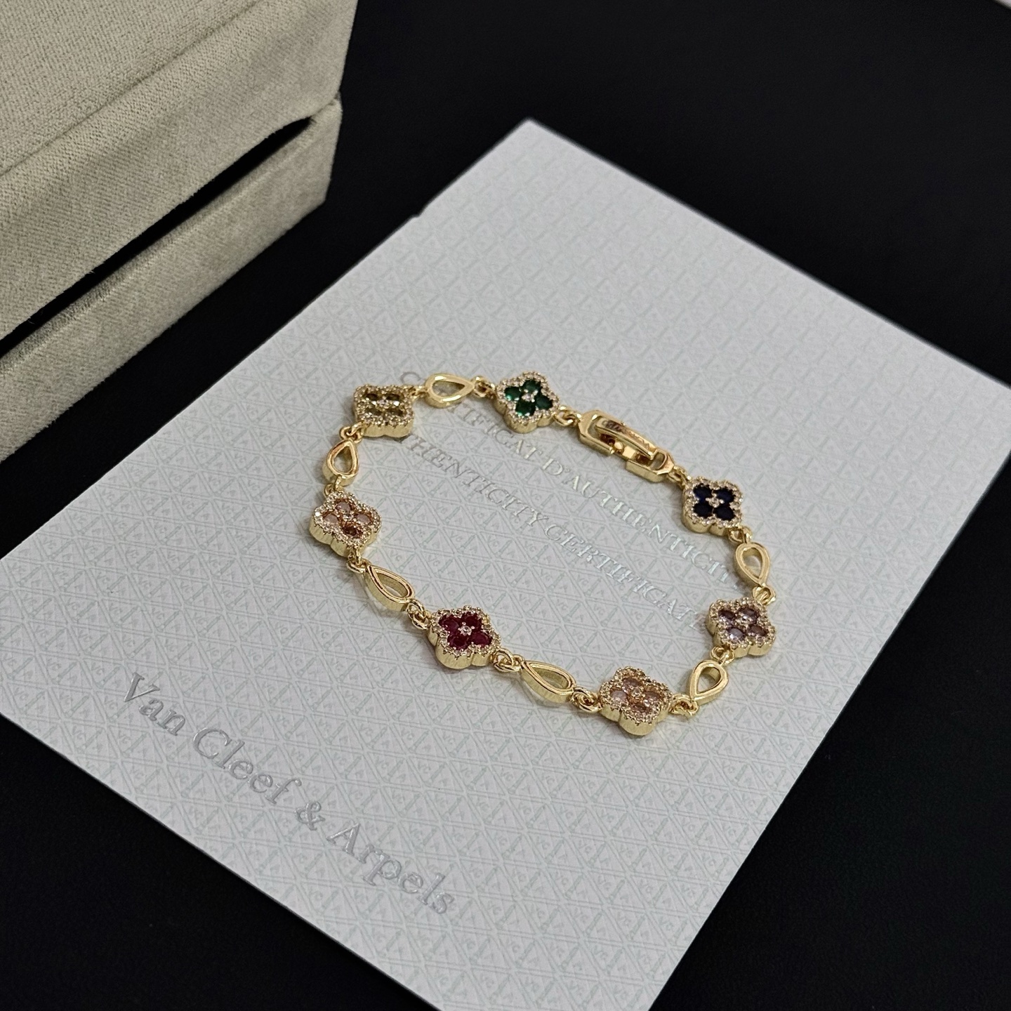 Van Cleef & Arpels Jewelry 〔 〕 VCA V — photo 6